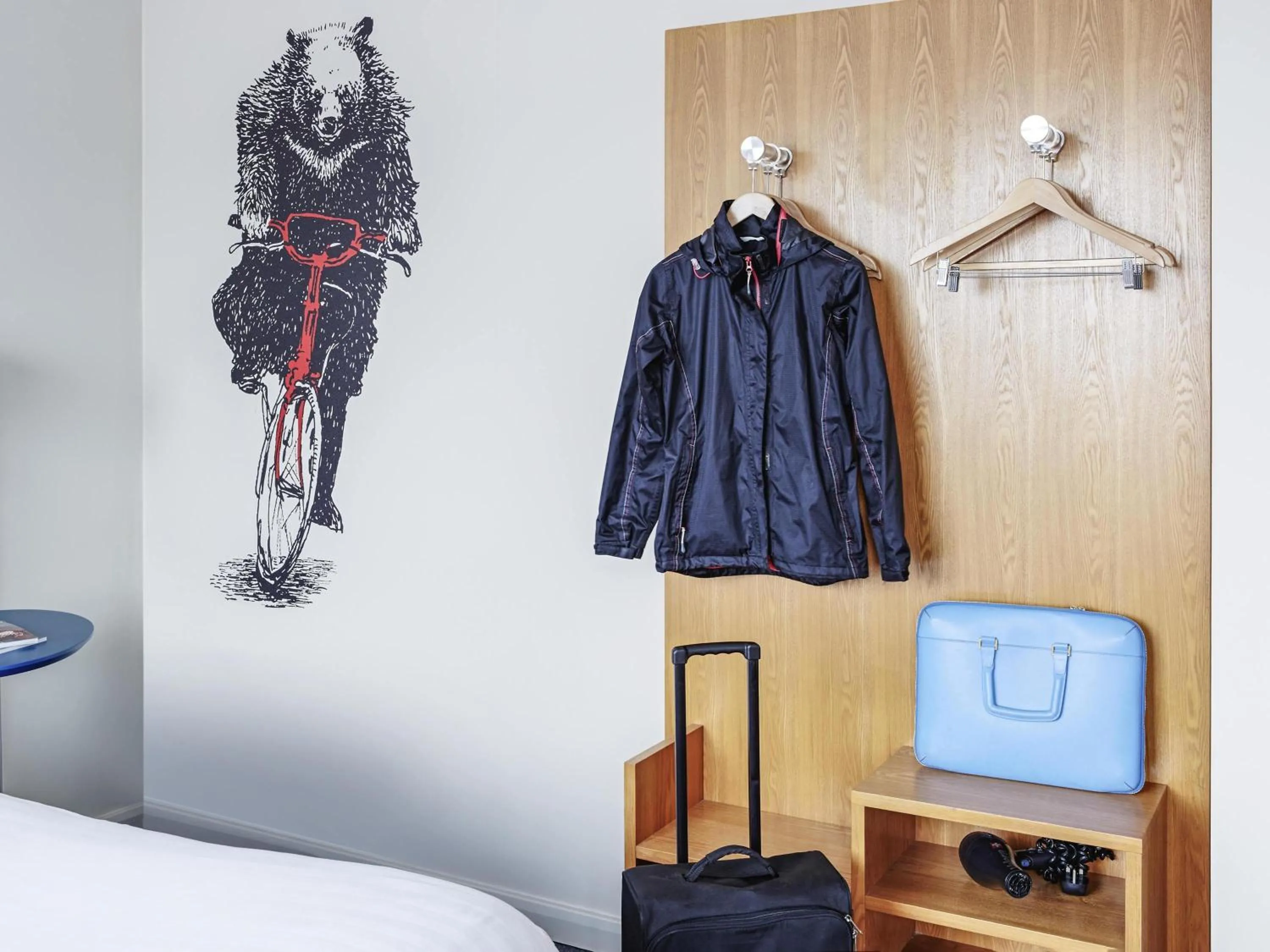 Bedroom in ibis Styles Birmingham NEC & Airport