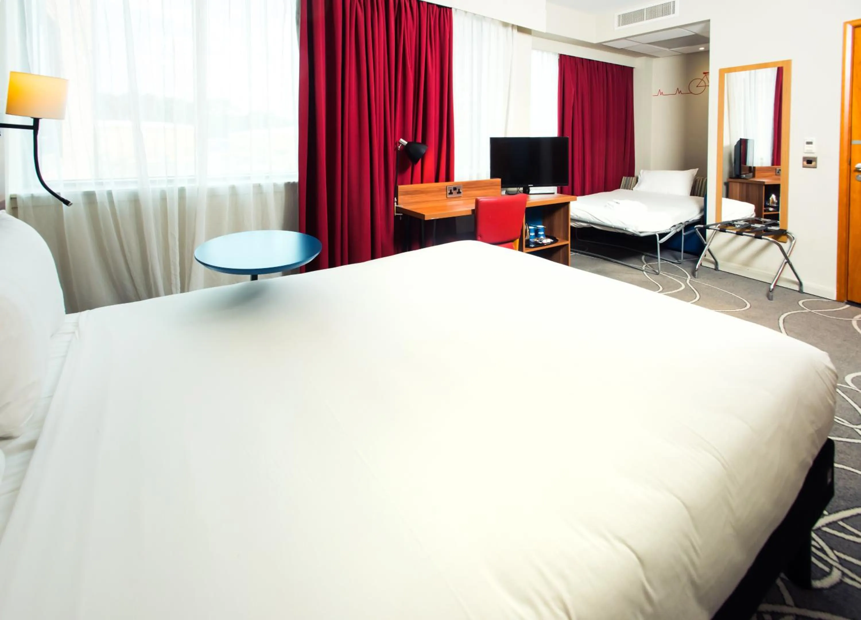 Photo of the whole room, Bed in ibis Styles Birmingham NEC & Airport