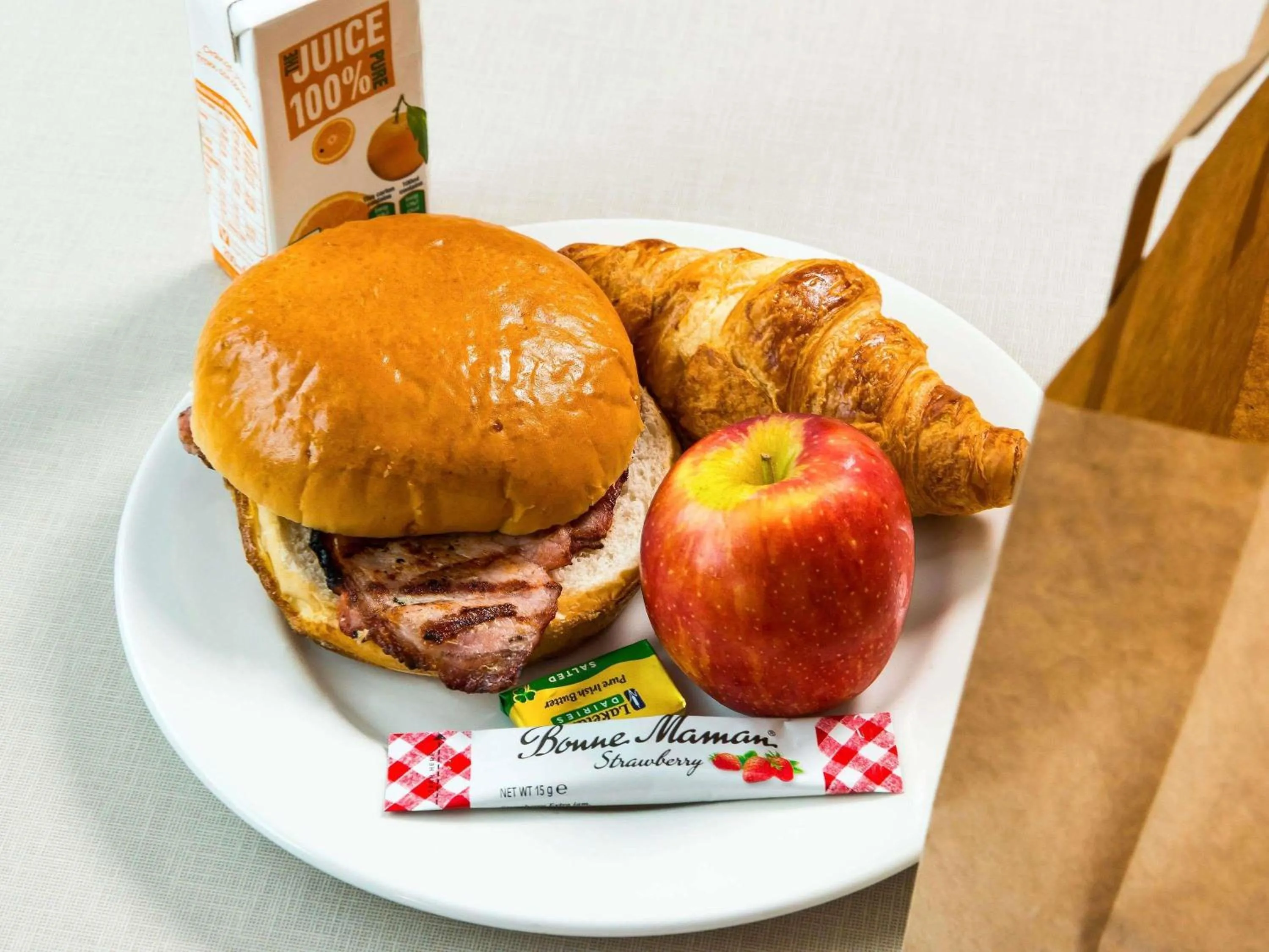 Restaurant/places to eat in ibis Styles Birmingham NEC & Airport