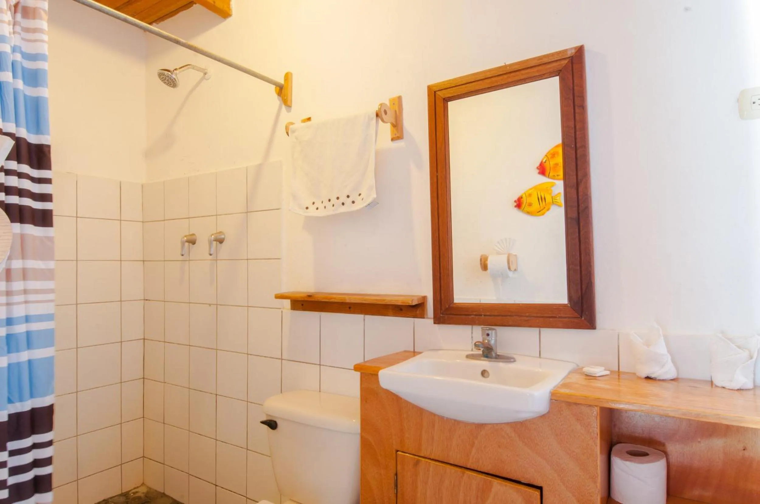 Bathroom in Magnific Rock - Surf Resort & Yoga Retreat Nicaragua