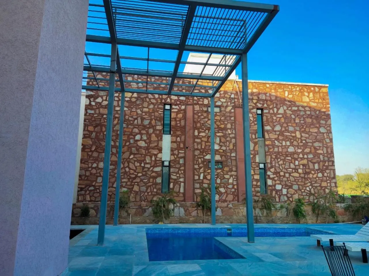 Swimming pool in Riverarch Greenfields Resort