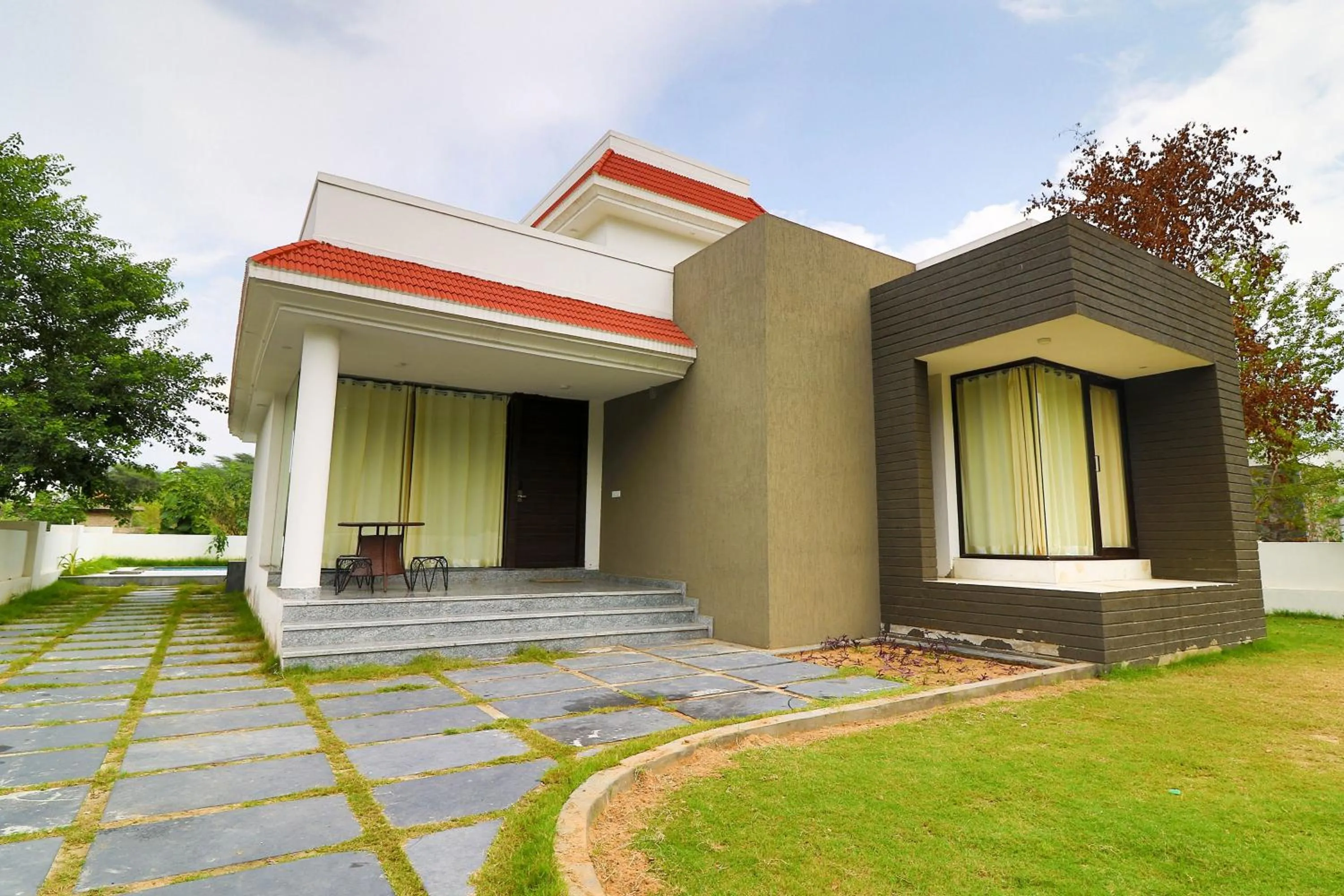 On site in Riverarch Greenfields Resort