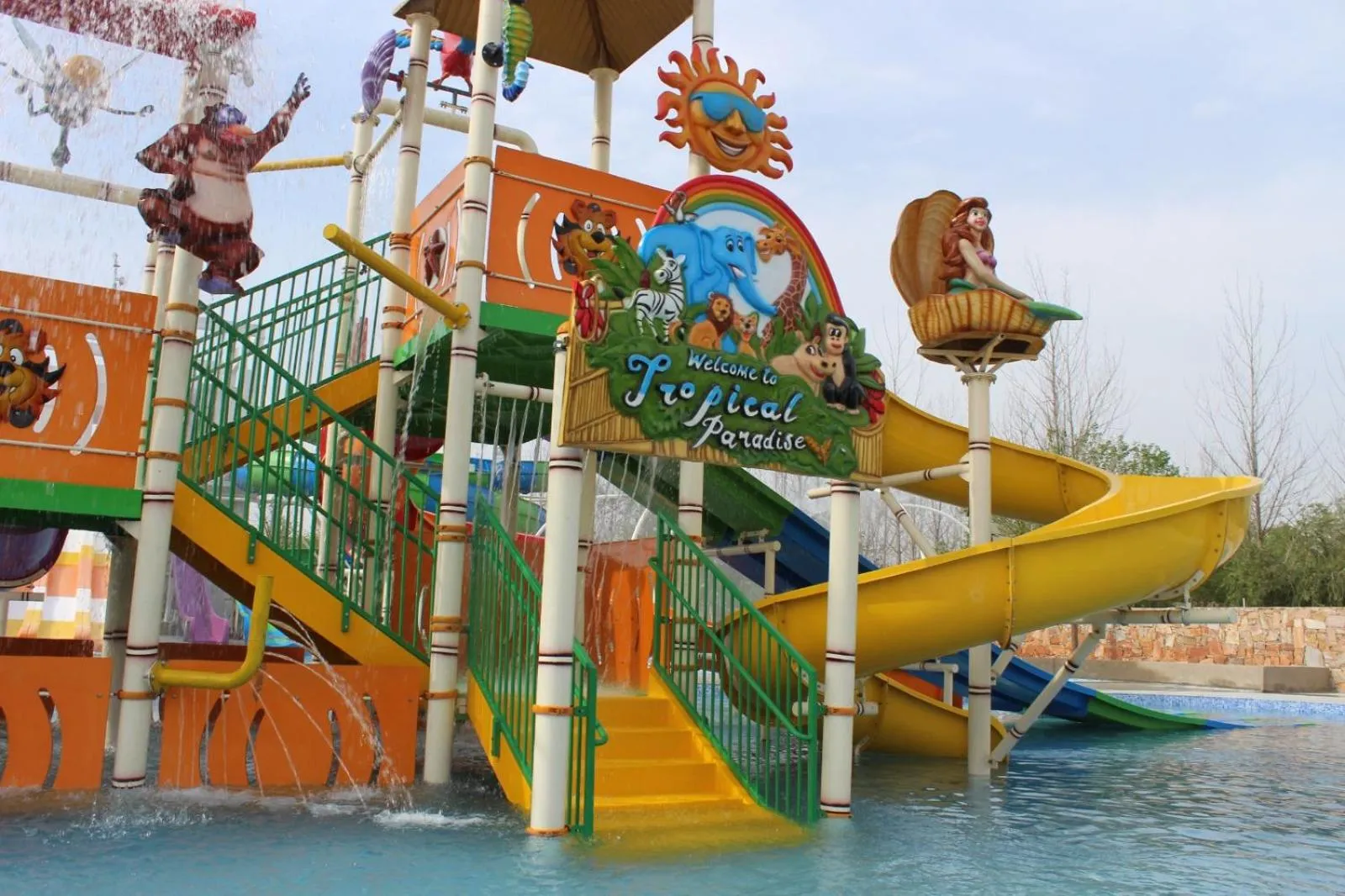 Kids's club in Riverarch Greenfields Resort