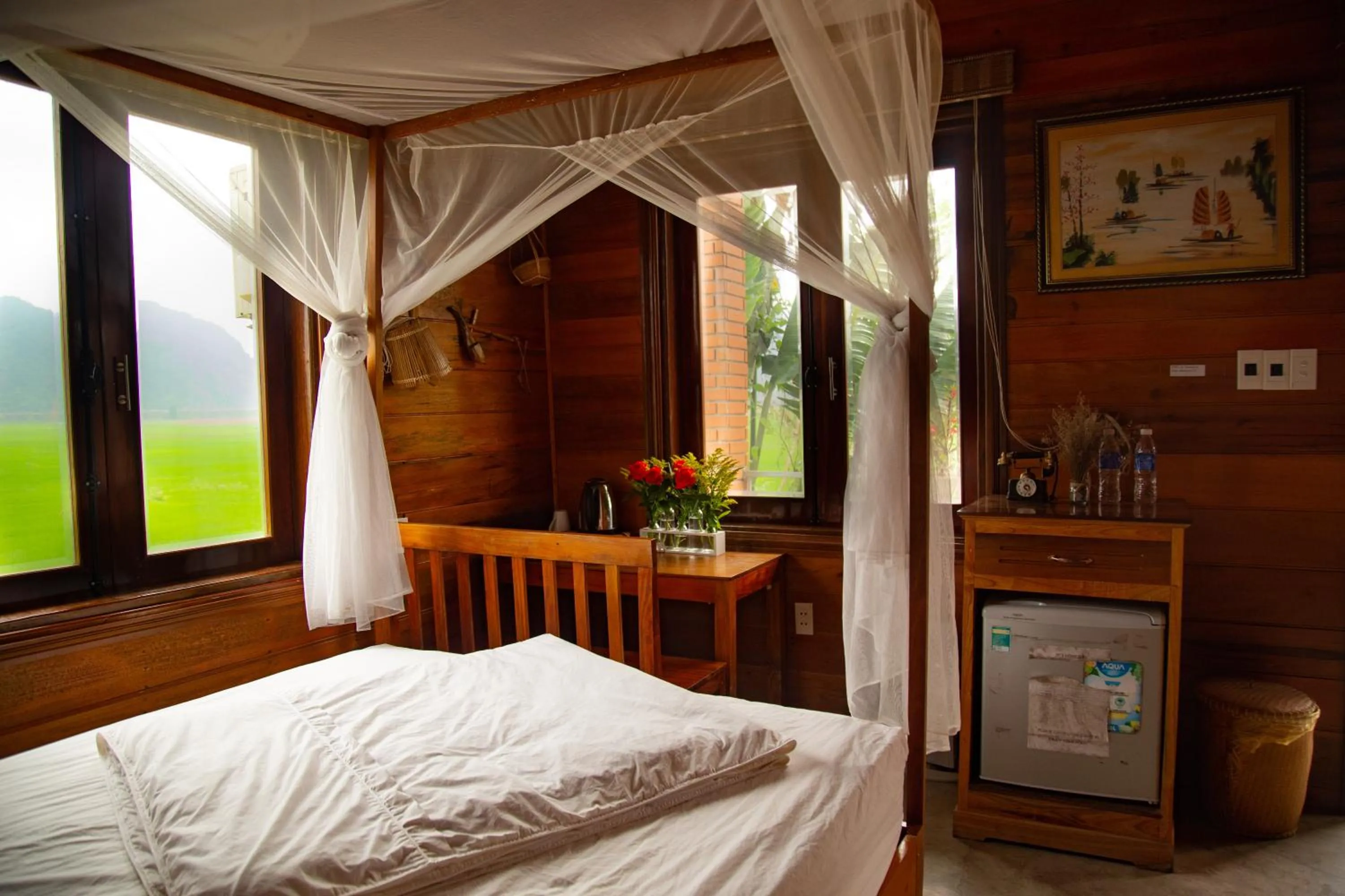 Bed in Jungle Boss Travel Lodge