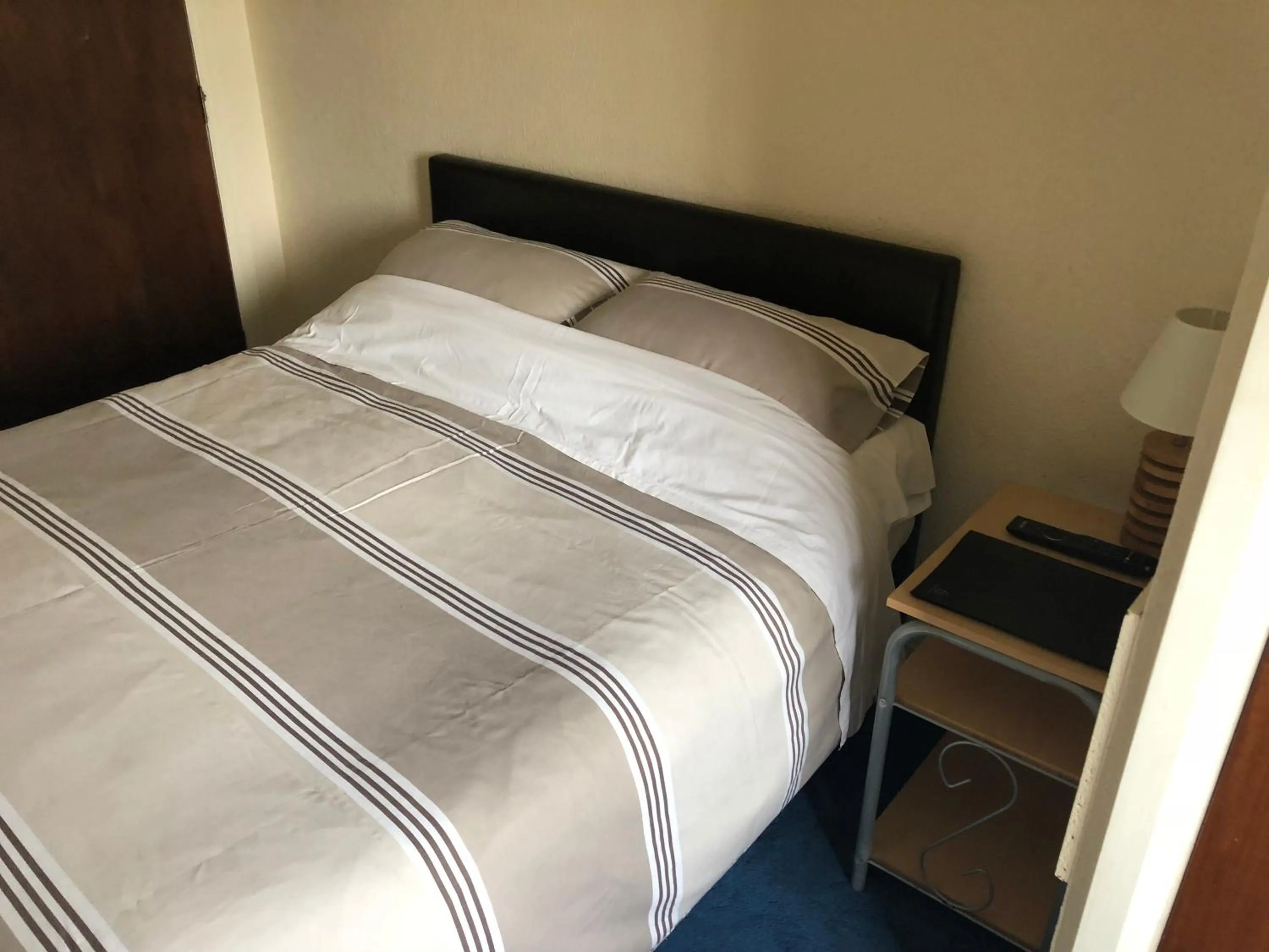 Photo of the whole room, Bed in Charde Guest House