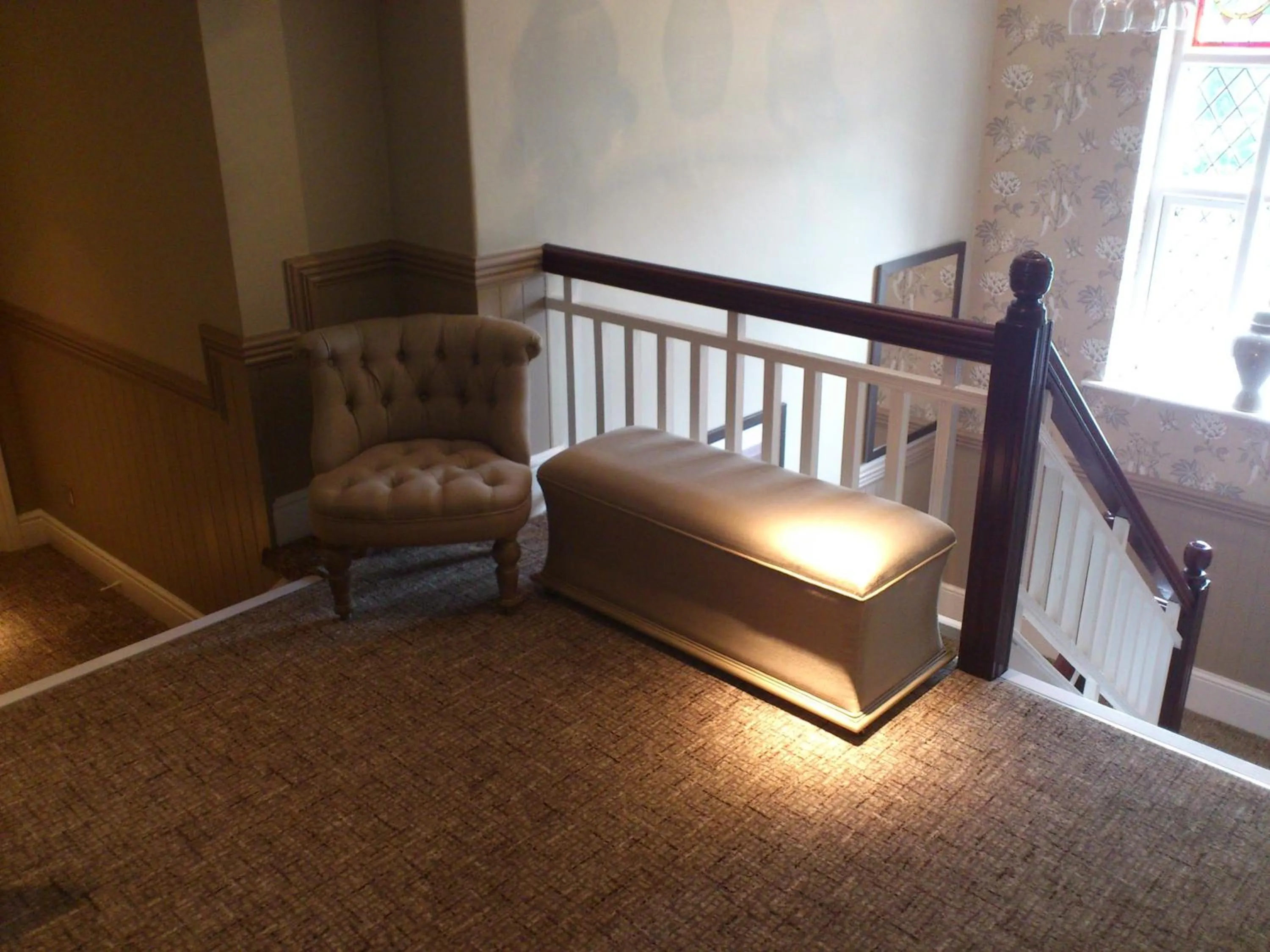 Facade/entrance in Anglesey Arms Hotel