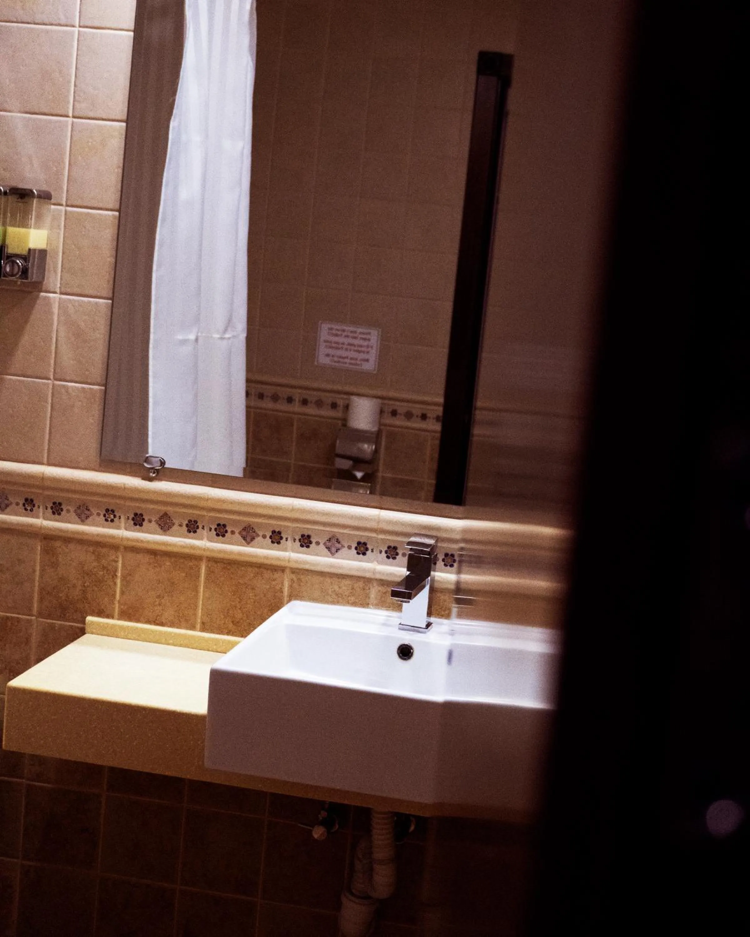 Bathroom in Omar Khayyam Hotel