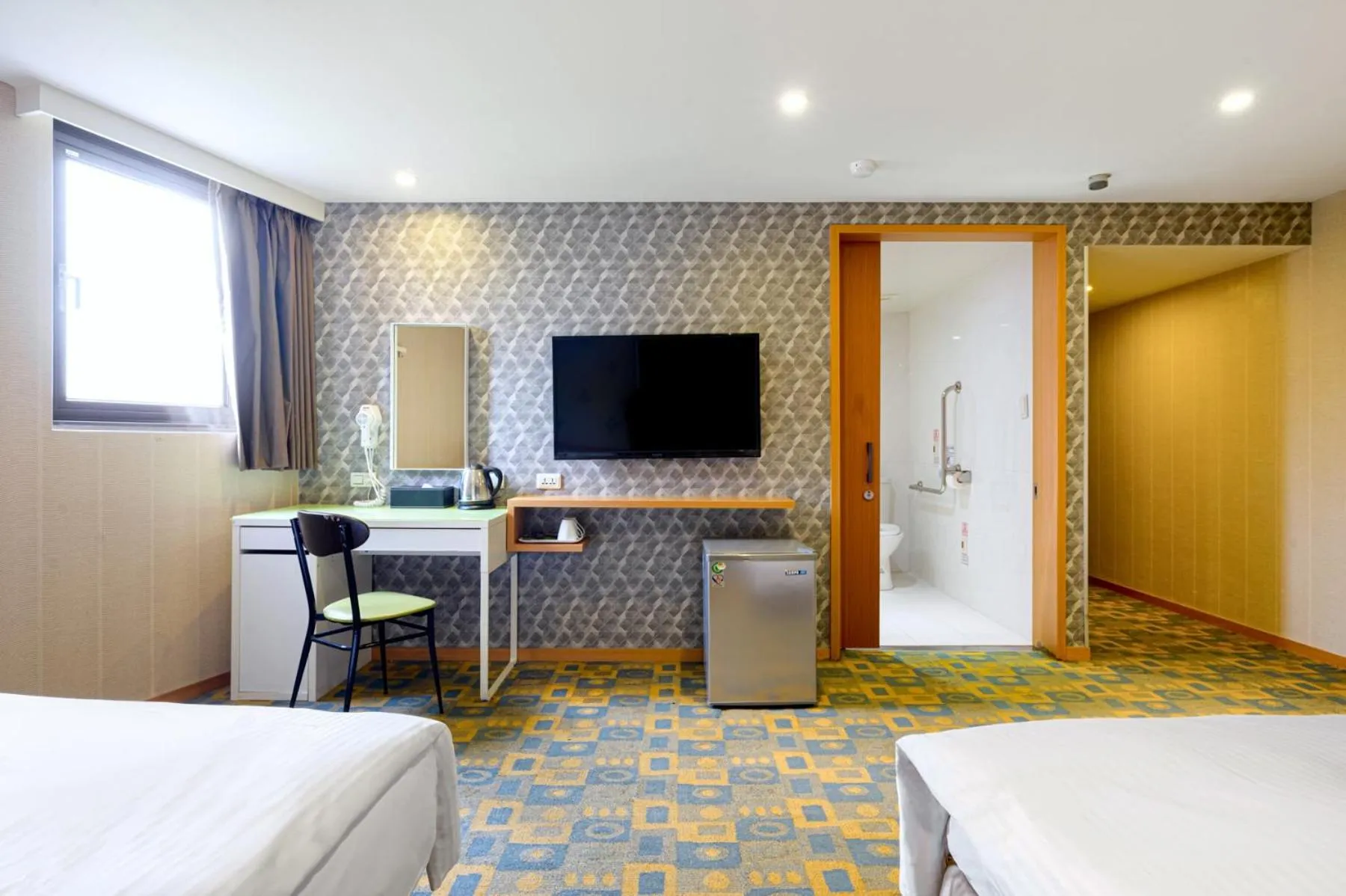 Photo of the whole room, Bed in Sunny Hotel