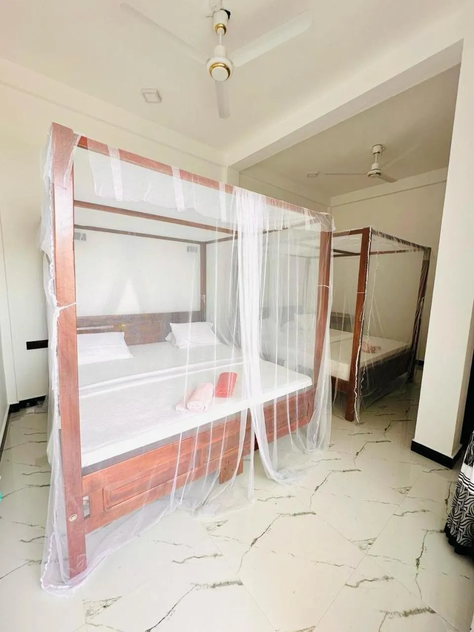 Bedroom, Bed in Garden Beach Hotel