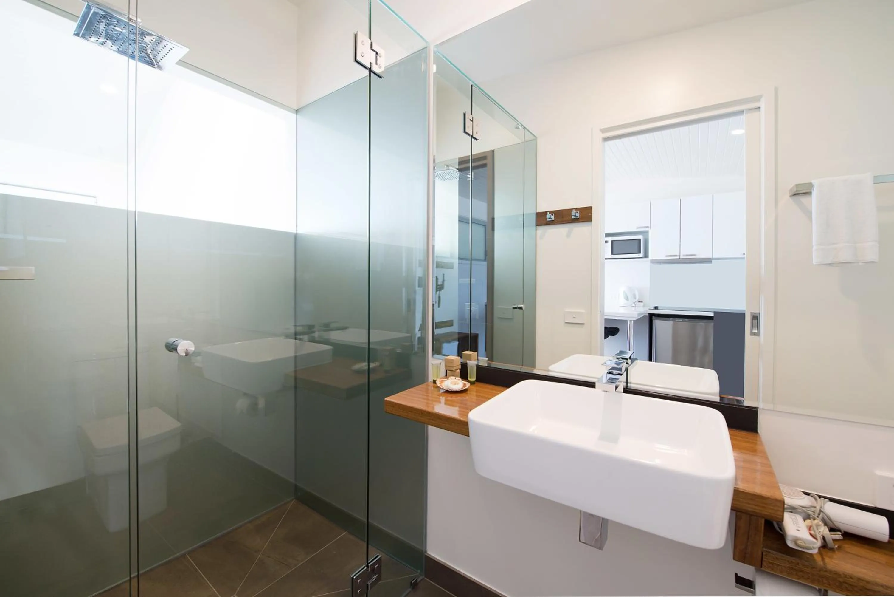 Bathroom in Seafarers Getaway