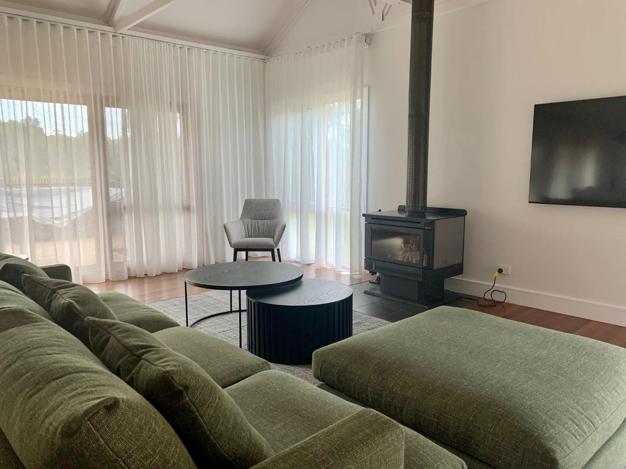 Mountain view in Yering Gorge Cottages