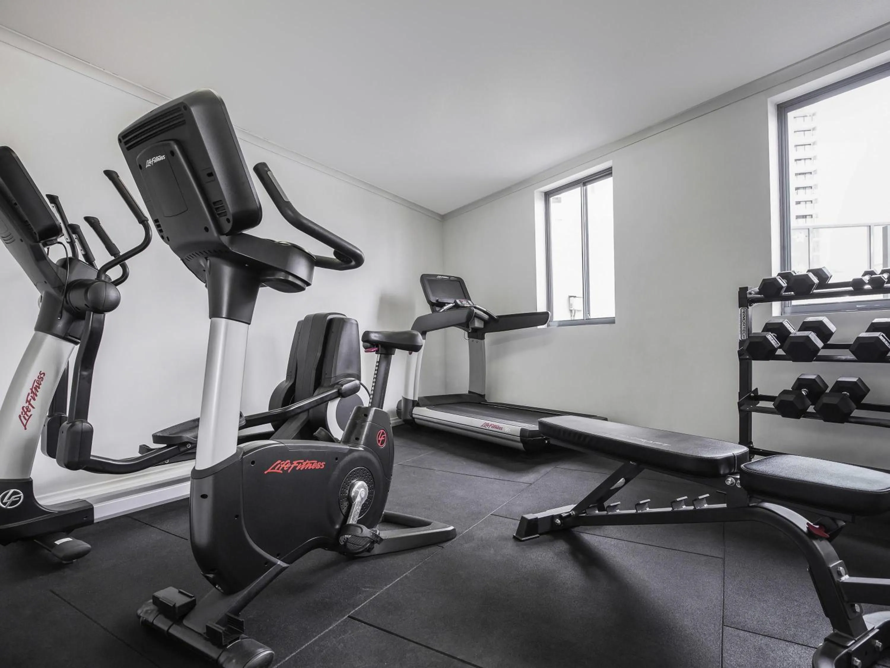 Fitness centre/facilities in Mantra on Queen