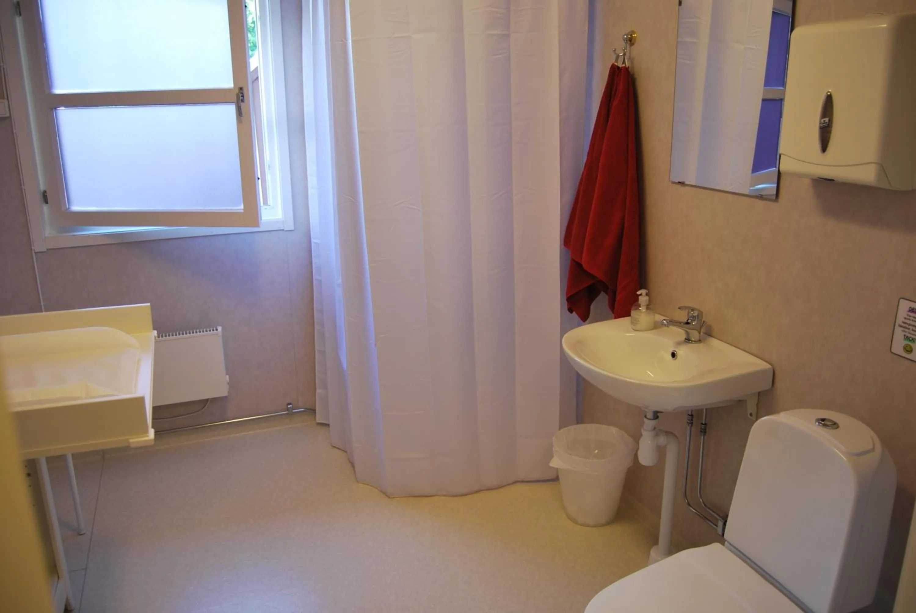 Property building in Hillesgården