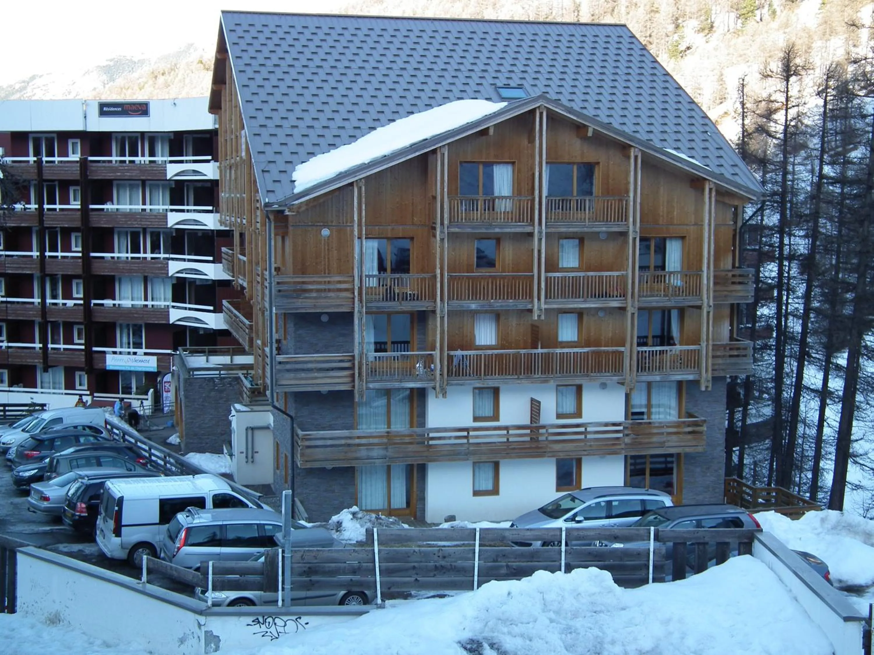 Property building in L'Ecrin des Neiges