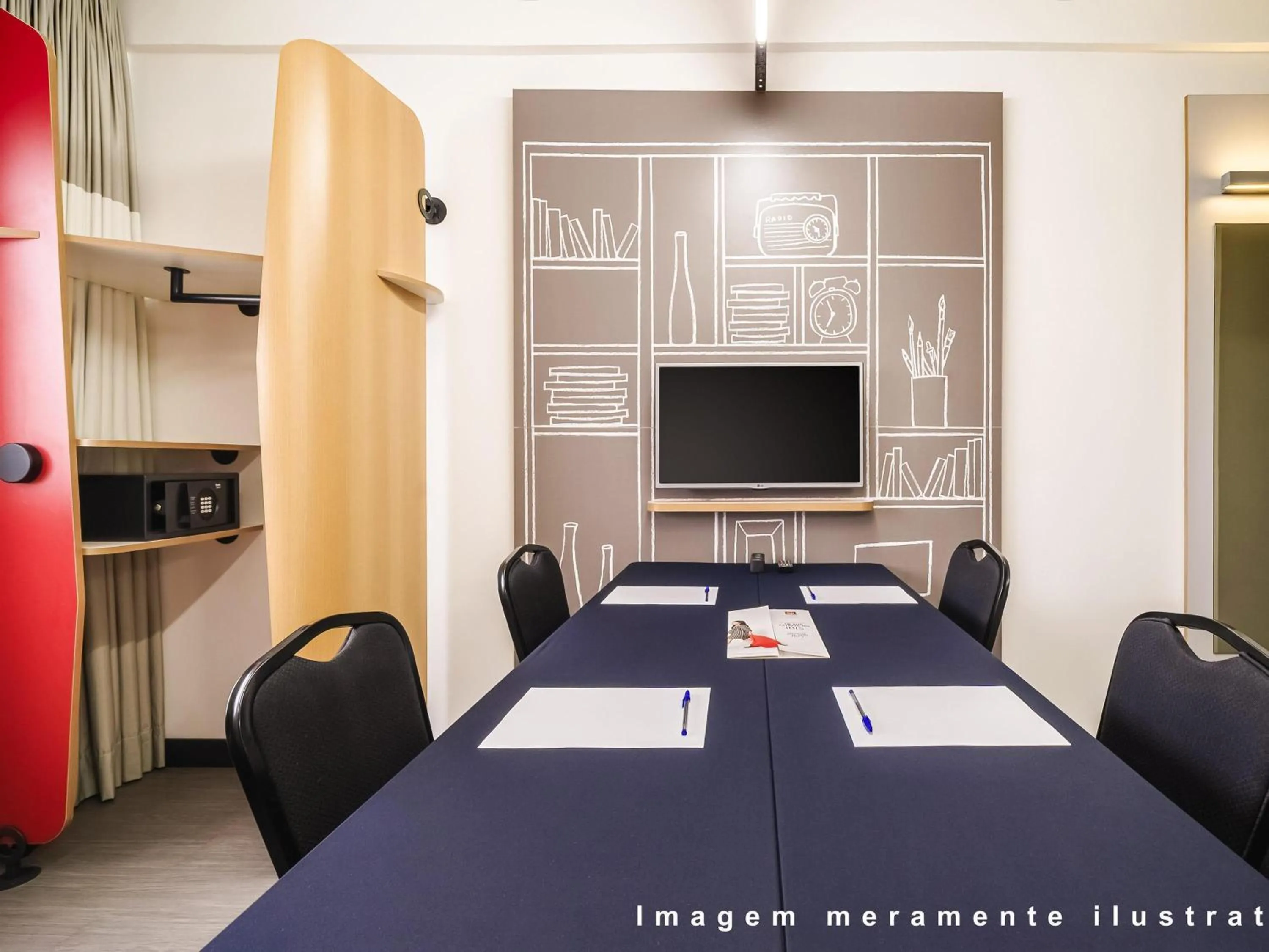 Bedroom in ibis Taubate