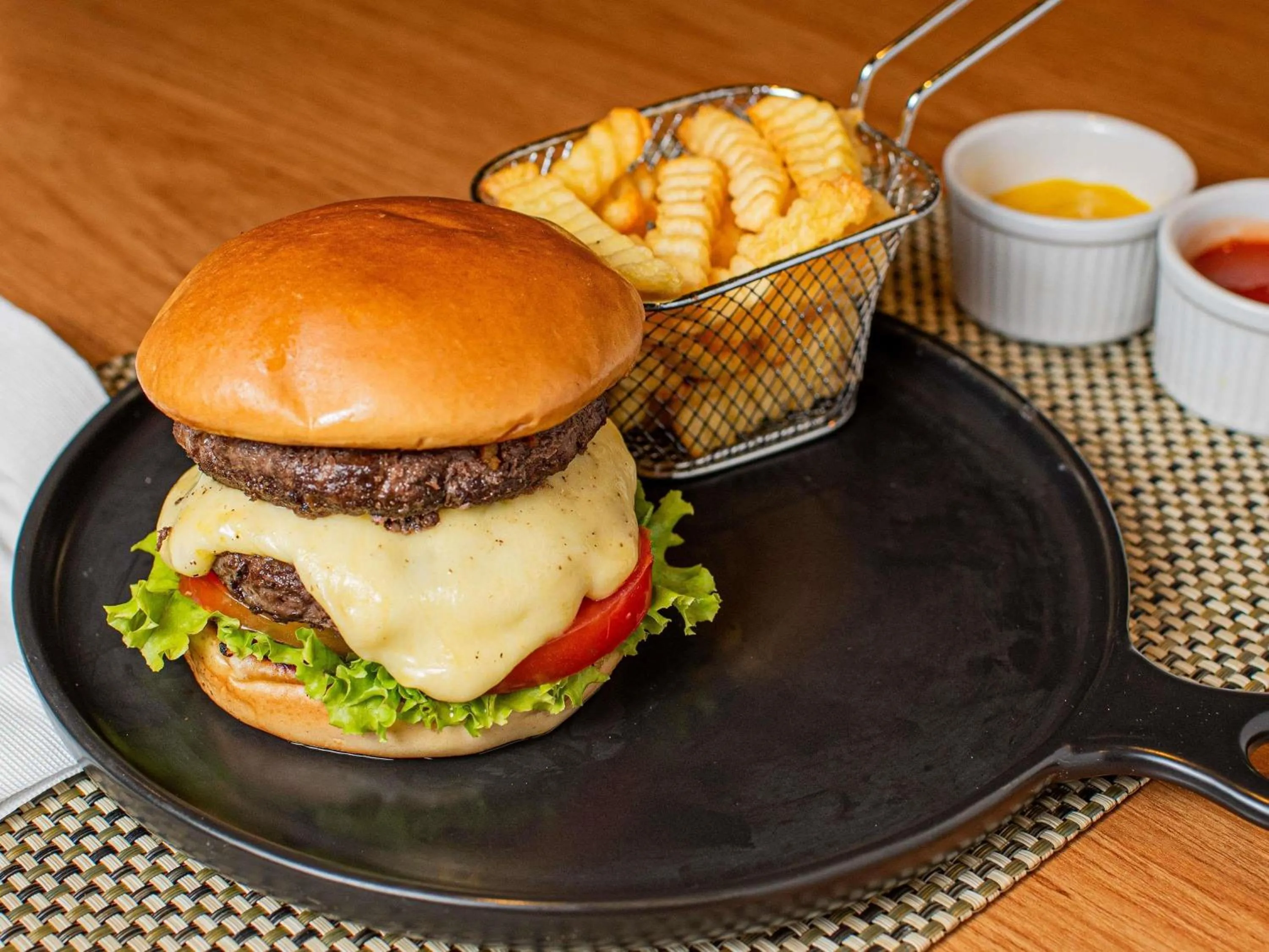 Restaurant/places to eat in ibis Joinville