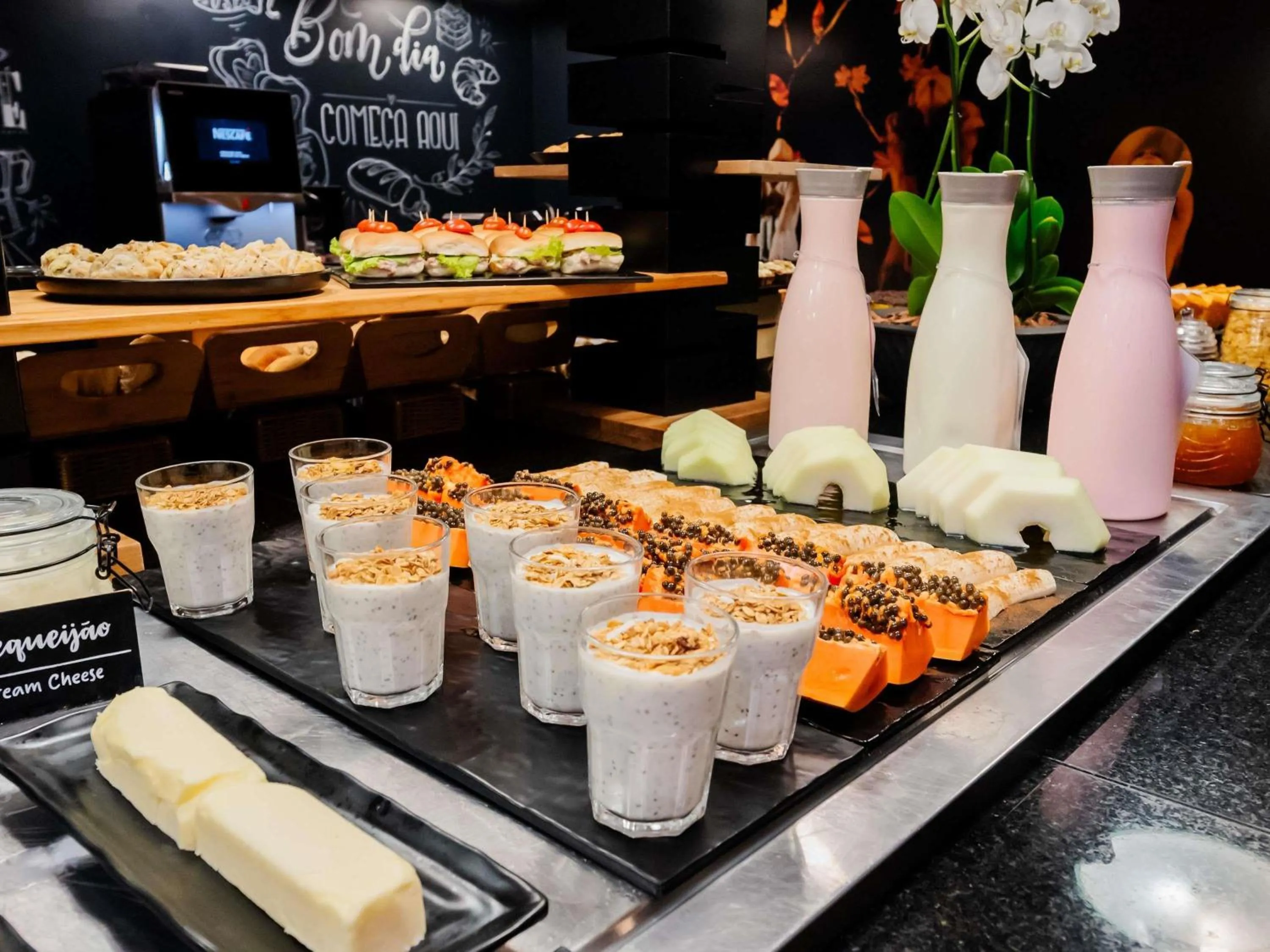 Restaurant/places to eat in ibis Joinville