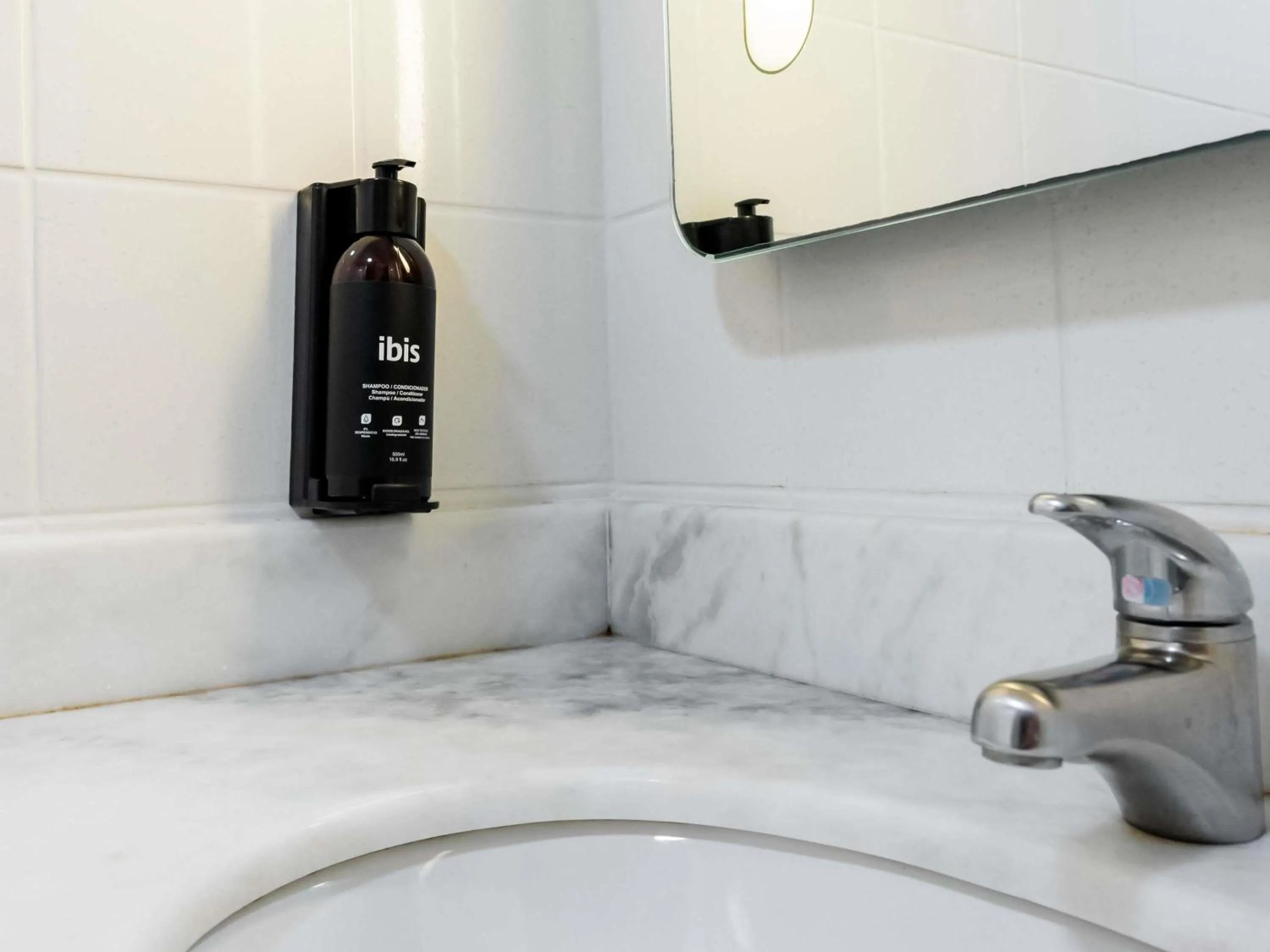 Bedroom in ibis Joinville