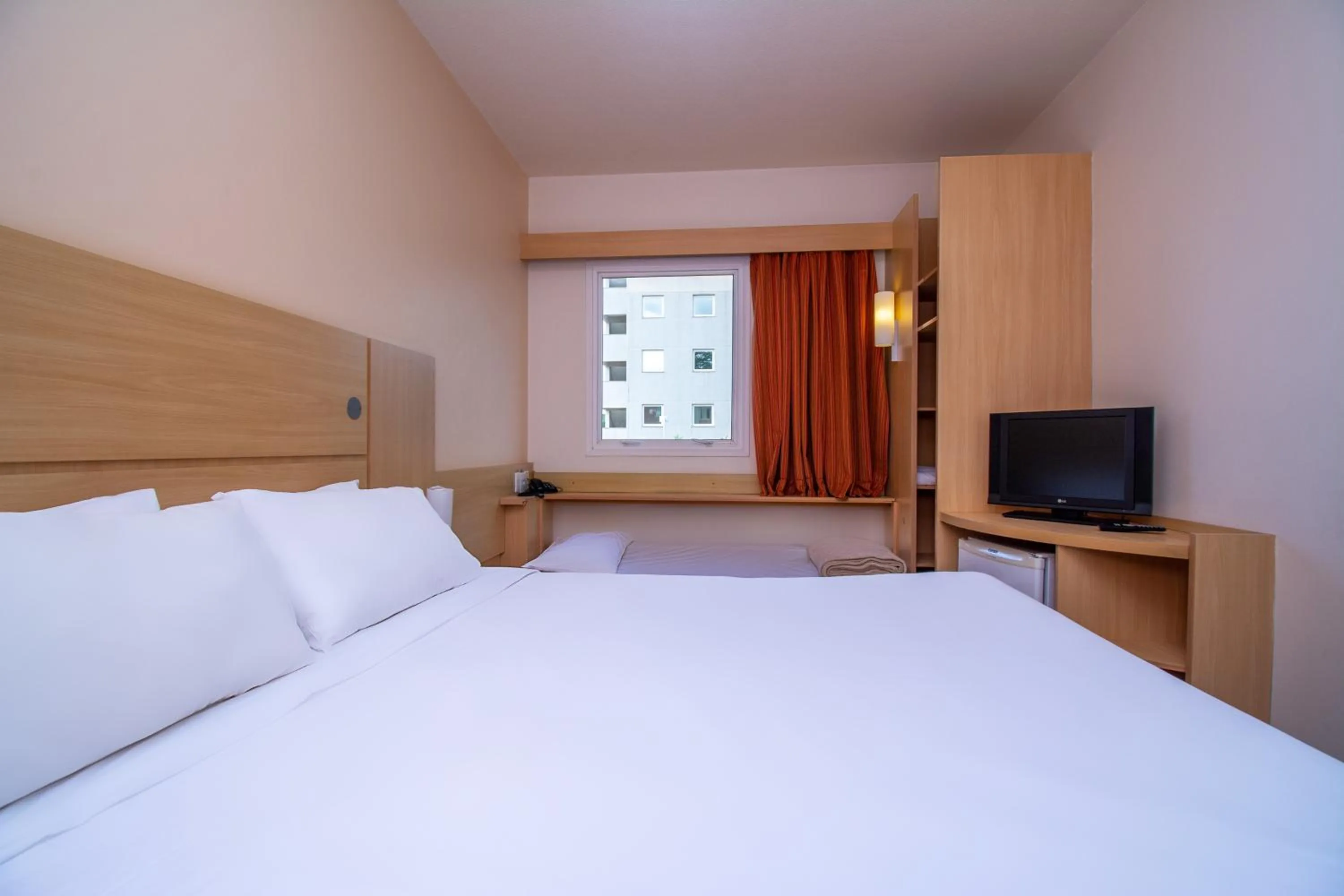 Bedroom, Bed in ibis Campo Grande