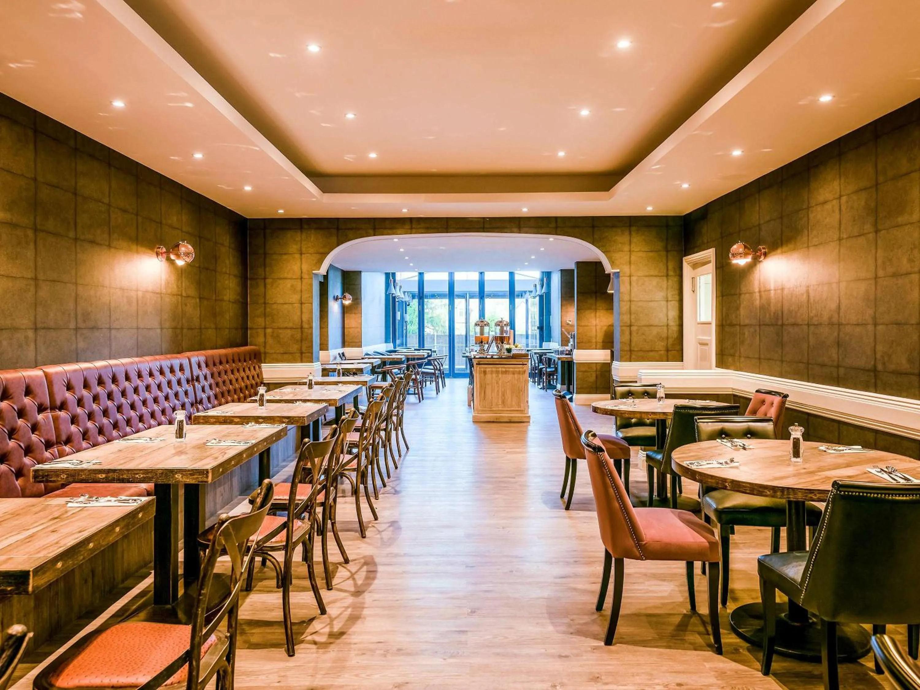 Property building, Restaurant/Places to Eat in Ibis Styles Birmingham Hagley Road