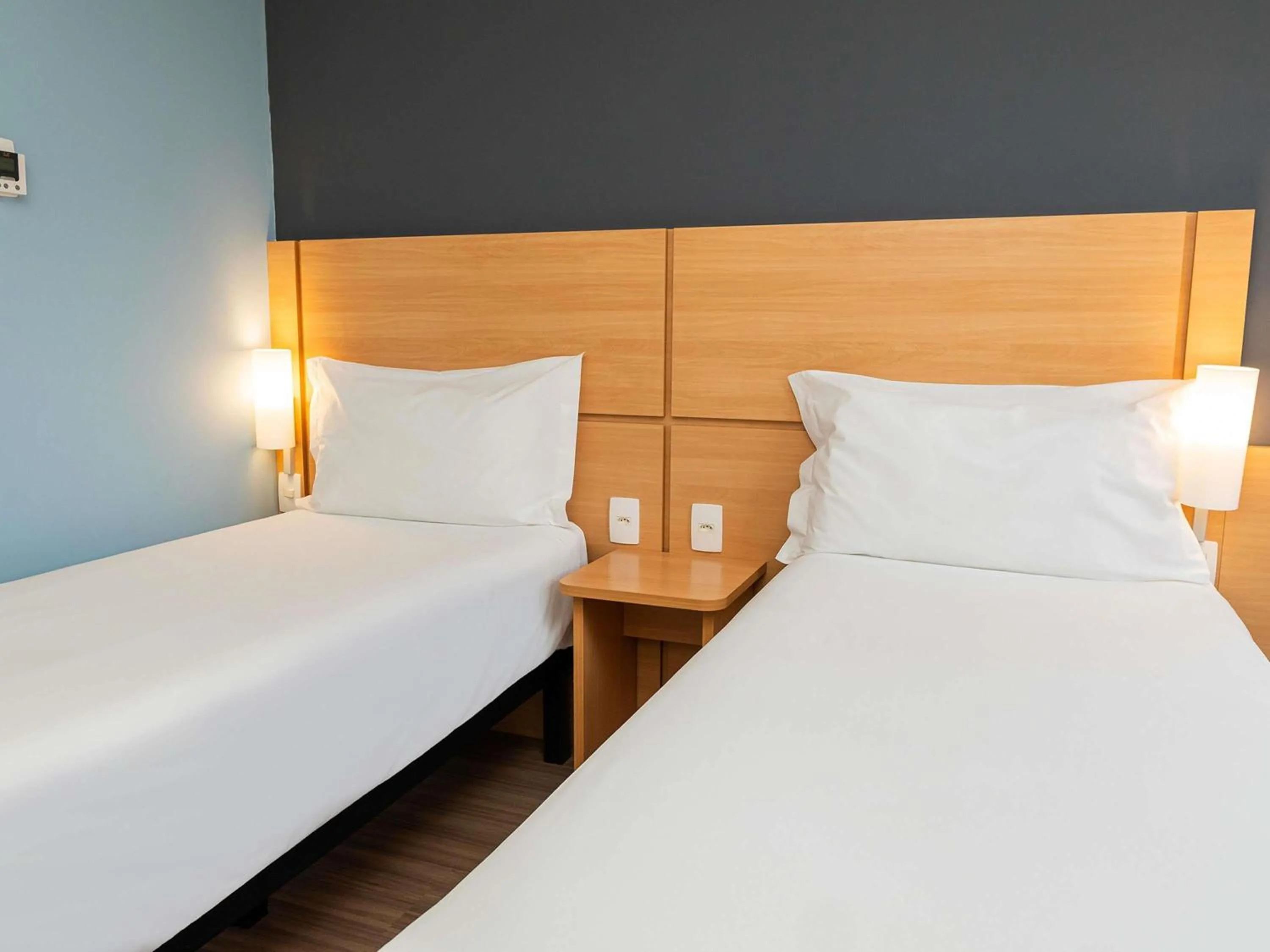 Bedroom, Bed in ibis Chapeco