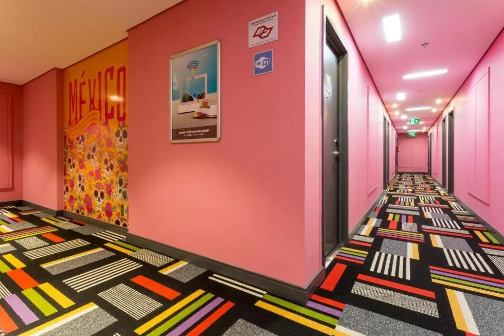 Text overlay in ibis Styles Sao Paulo Barra Funda