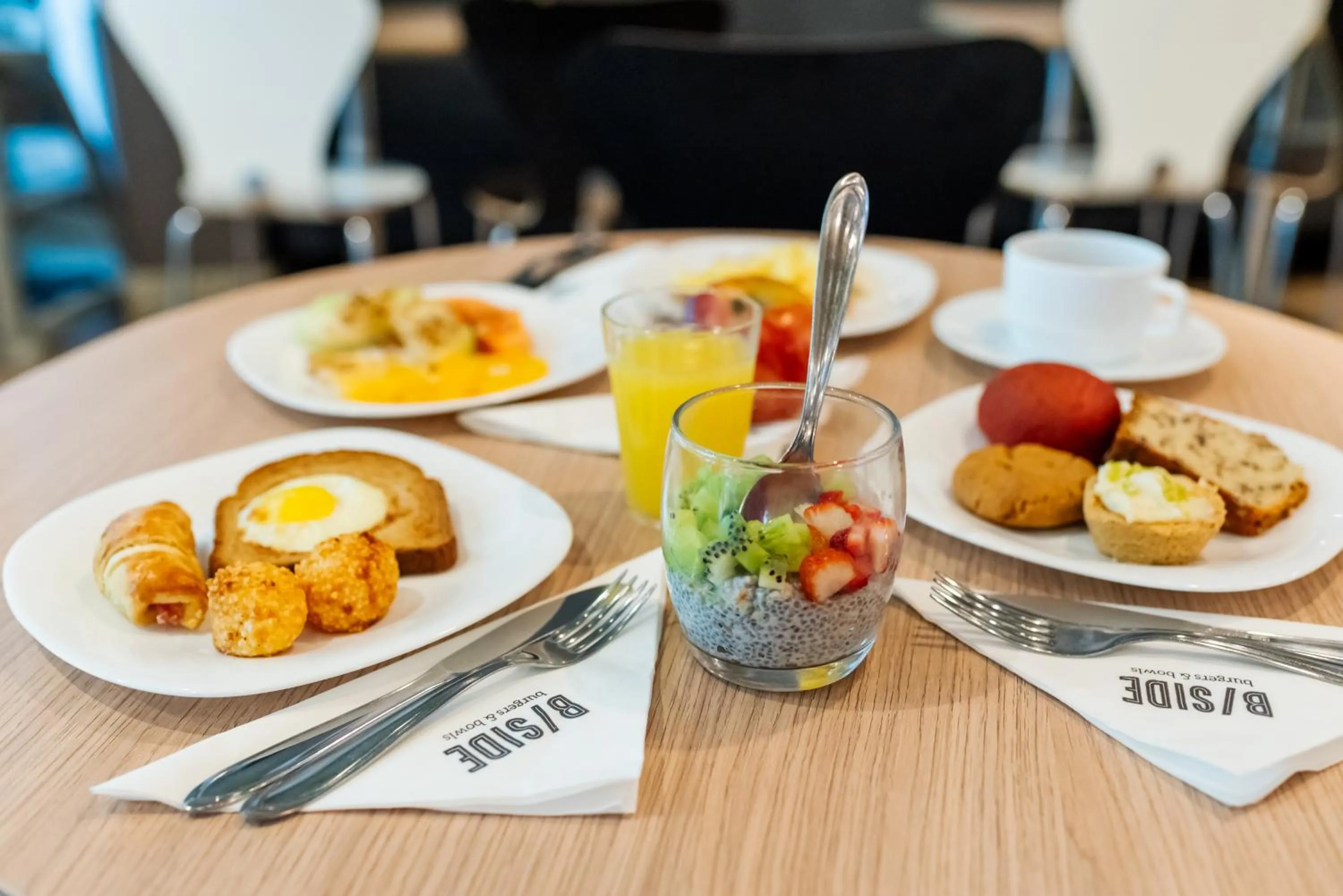 Buffet breakfast in ibis Porto Alegre Moinhos de Vento