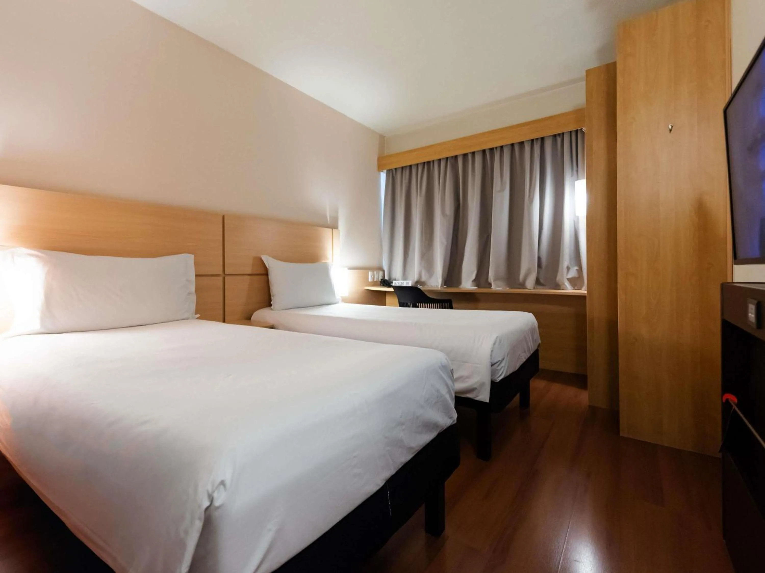 Bedroom, Bed in ibis Porto Alegre Moinhos de Vento