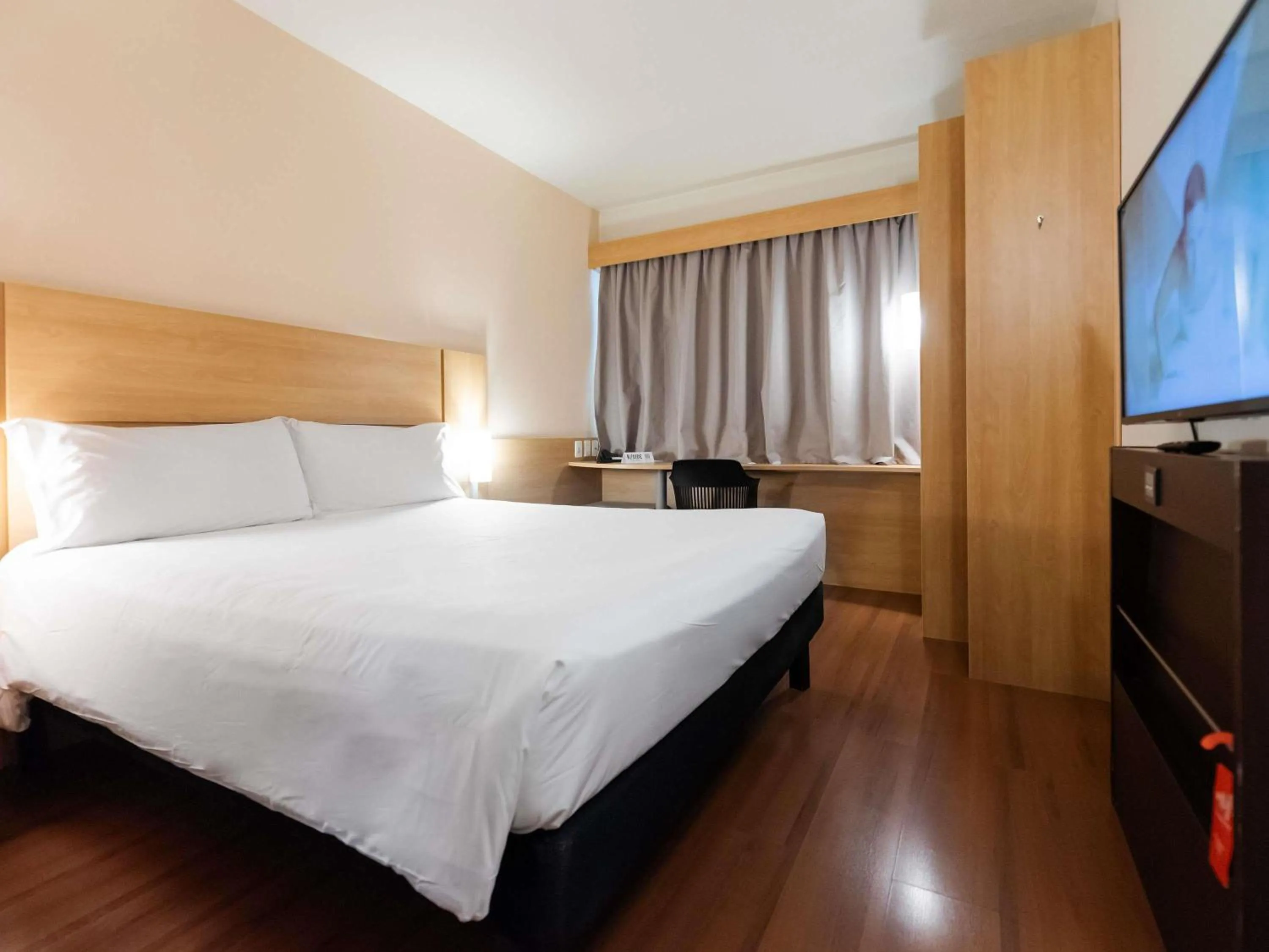 Bedroom, Bed in ibis Porto Alegre Moinhos de Vento