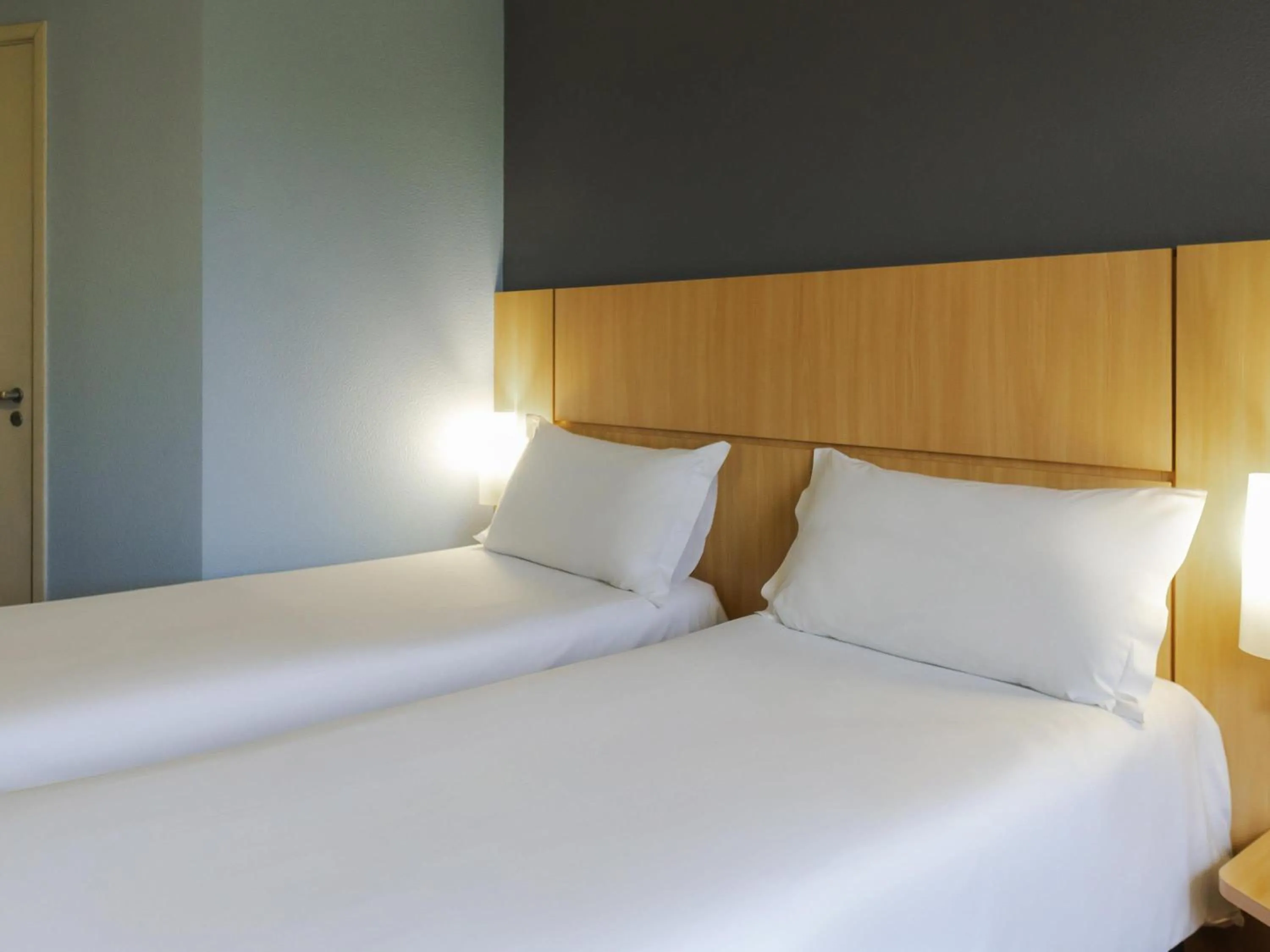 Bedroom, Bed in ibis Curitiba Aeroporto