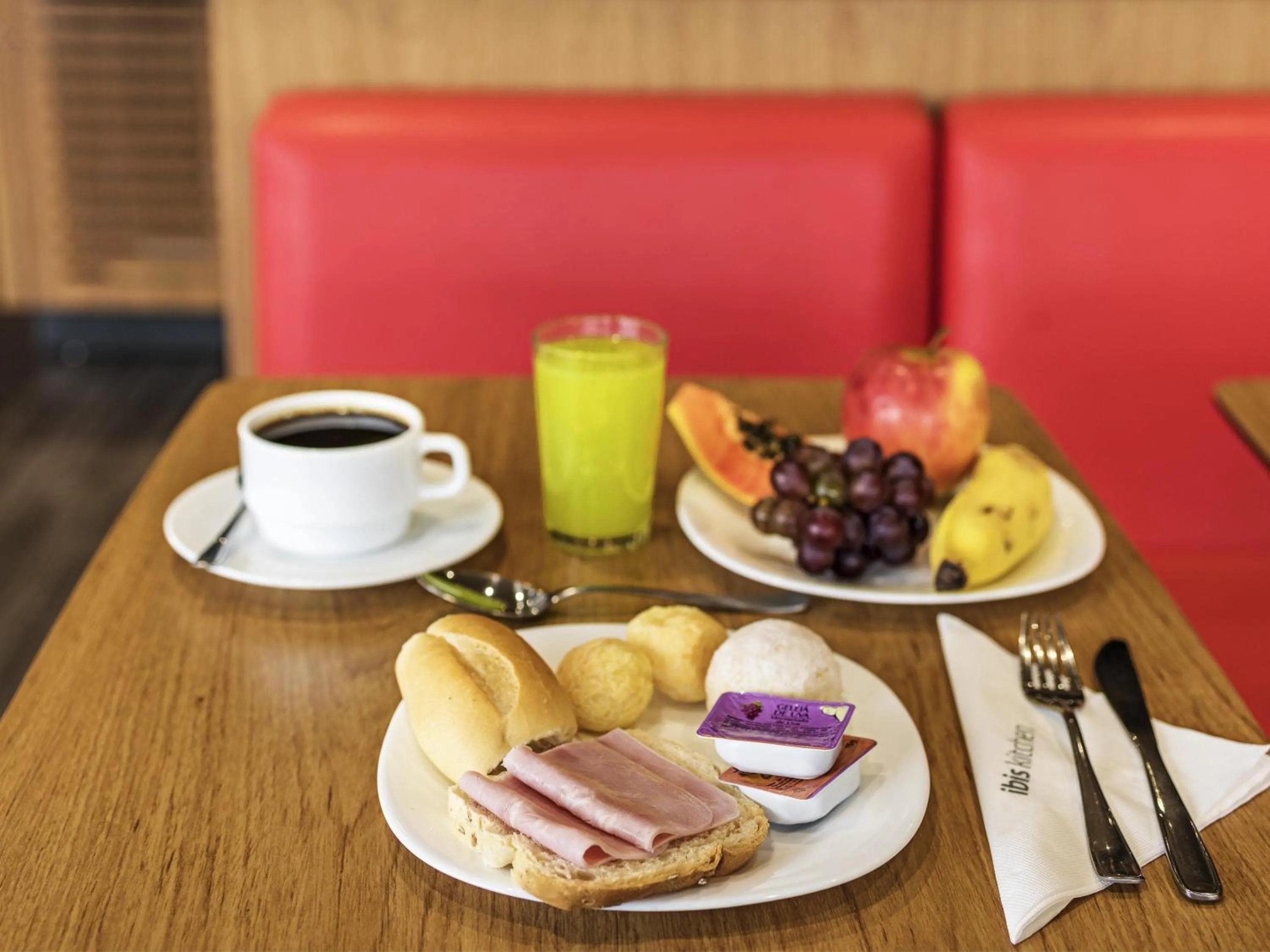 Restaurant/places to eat in ibis Curitiba Aeroporto