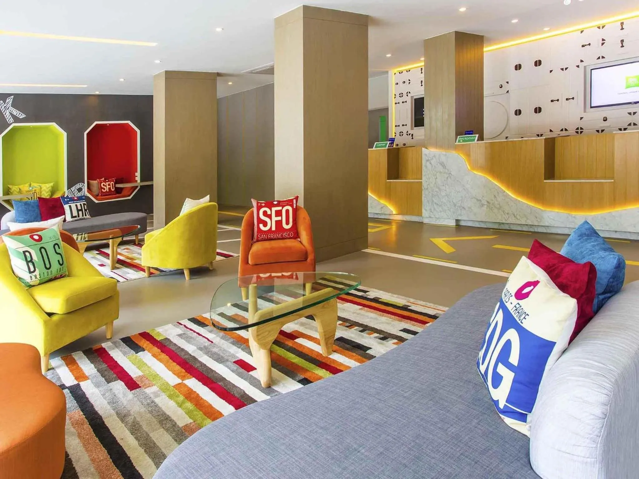 Lounge or bar in Ibis Styles Bangkok Sukhumvit 50