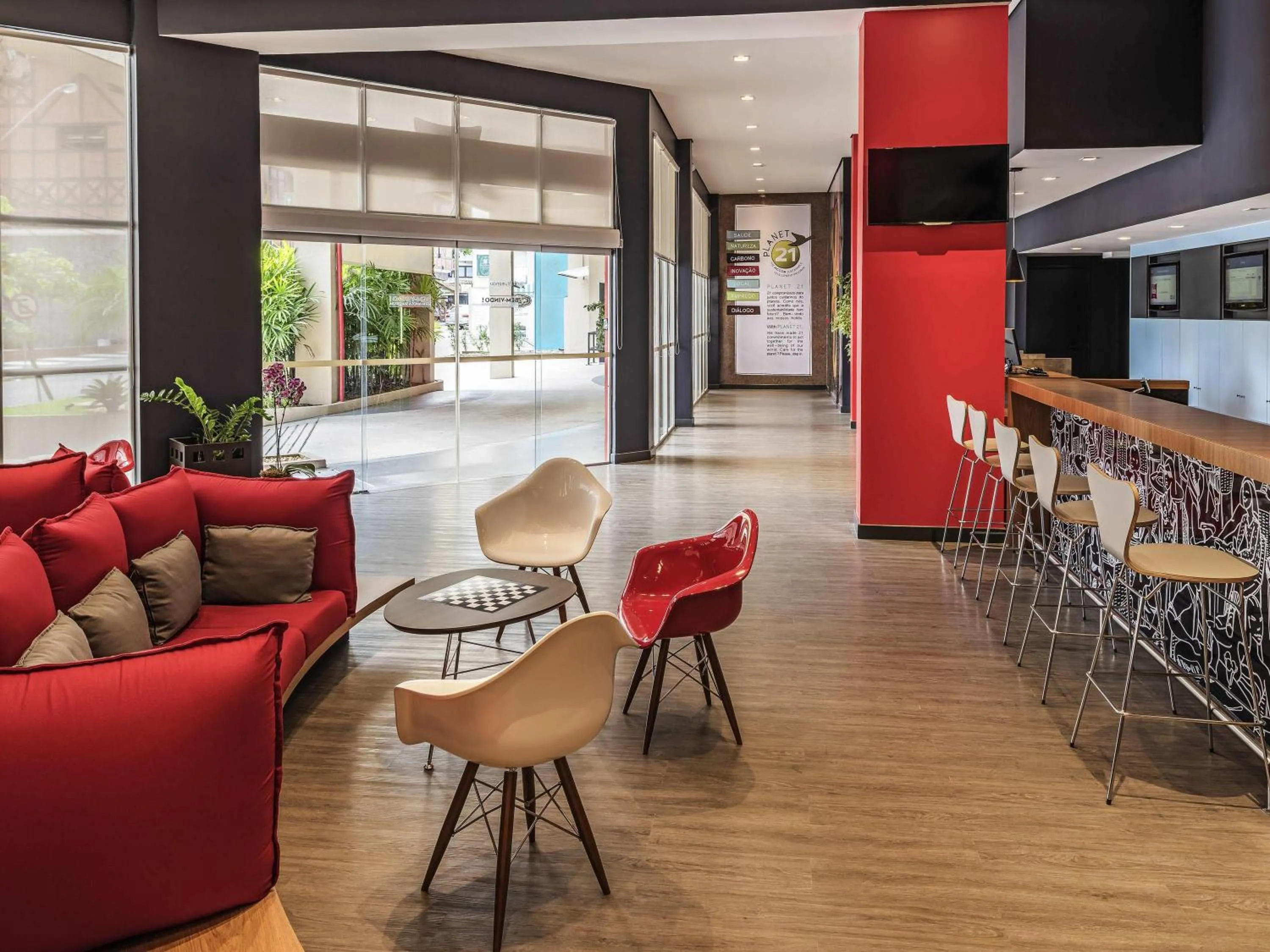 Lounge or bar in ibis Blumenau