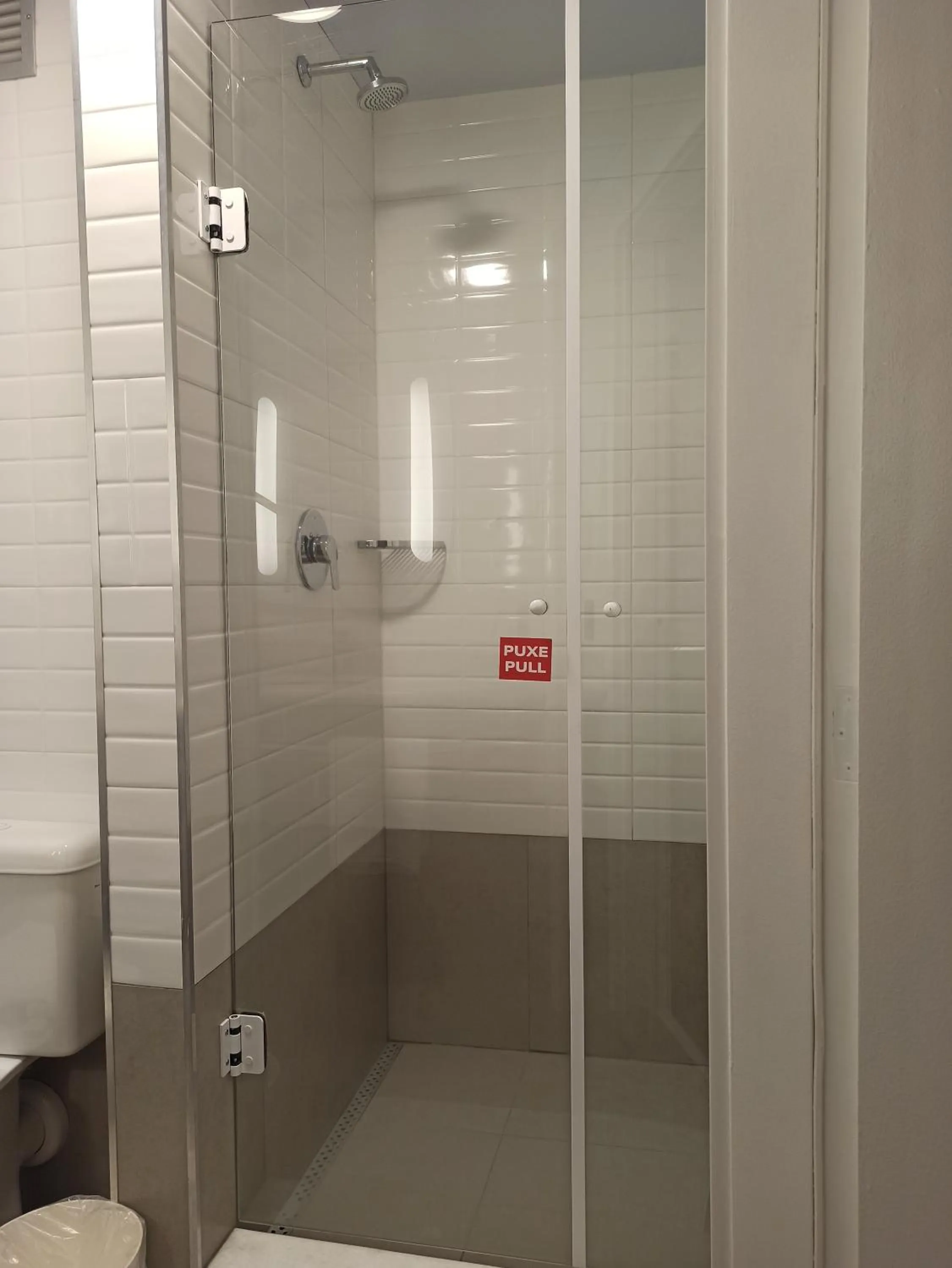 Bathroom in ibis Porto Alegre Aeroporto