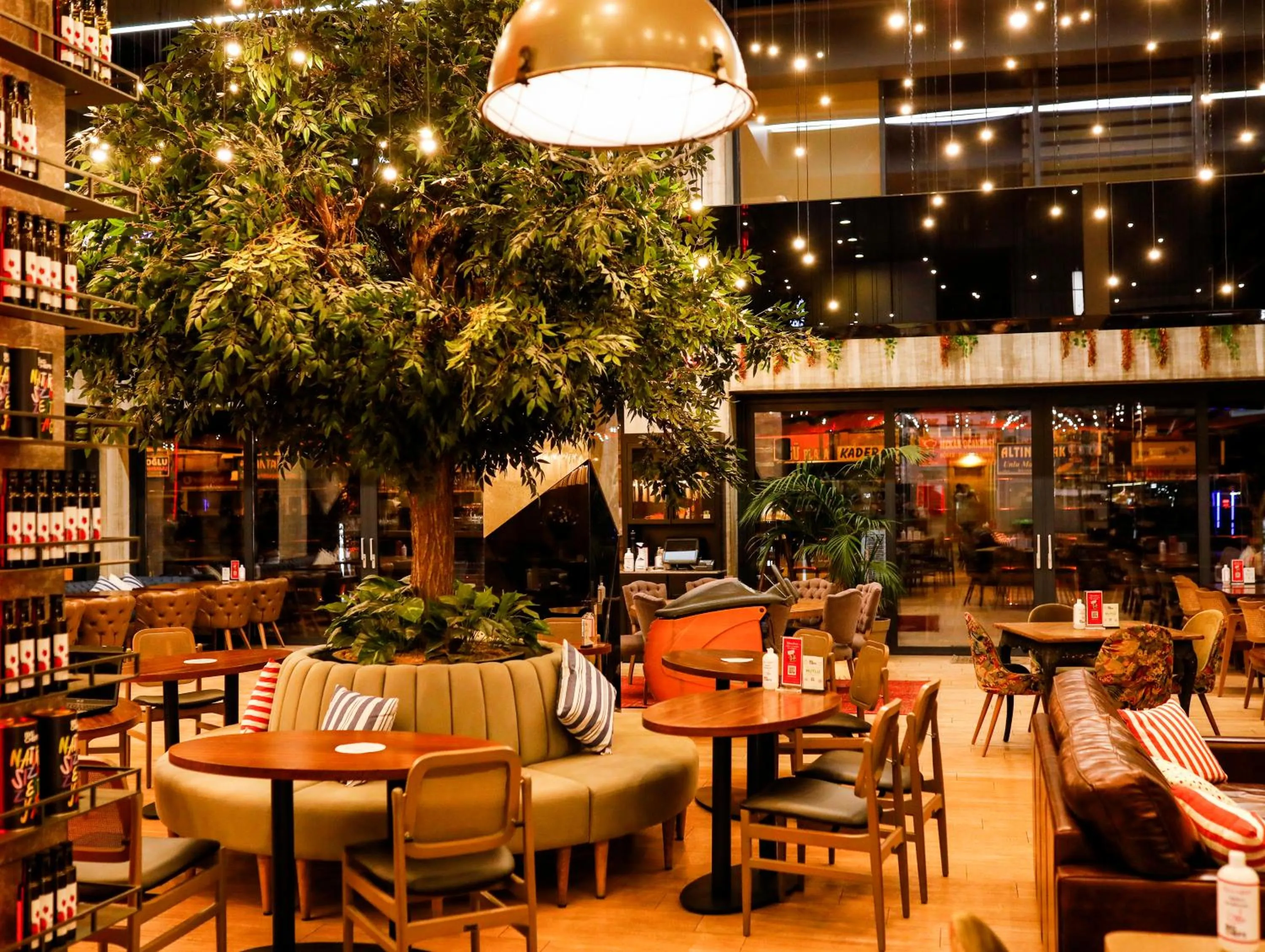 Restaurant/places to eat in Holiday Inn Kayseri - Duvenonu by IHG