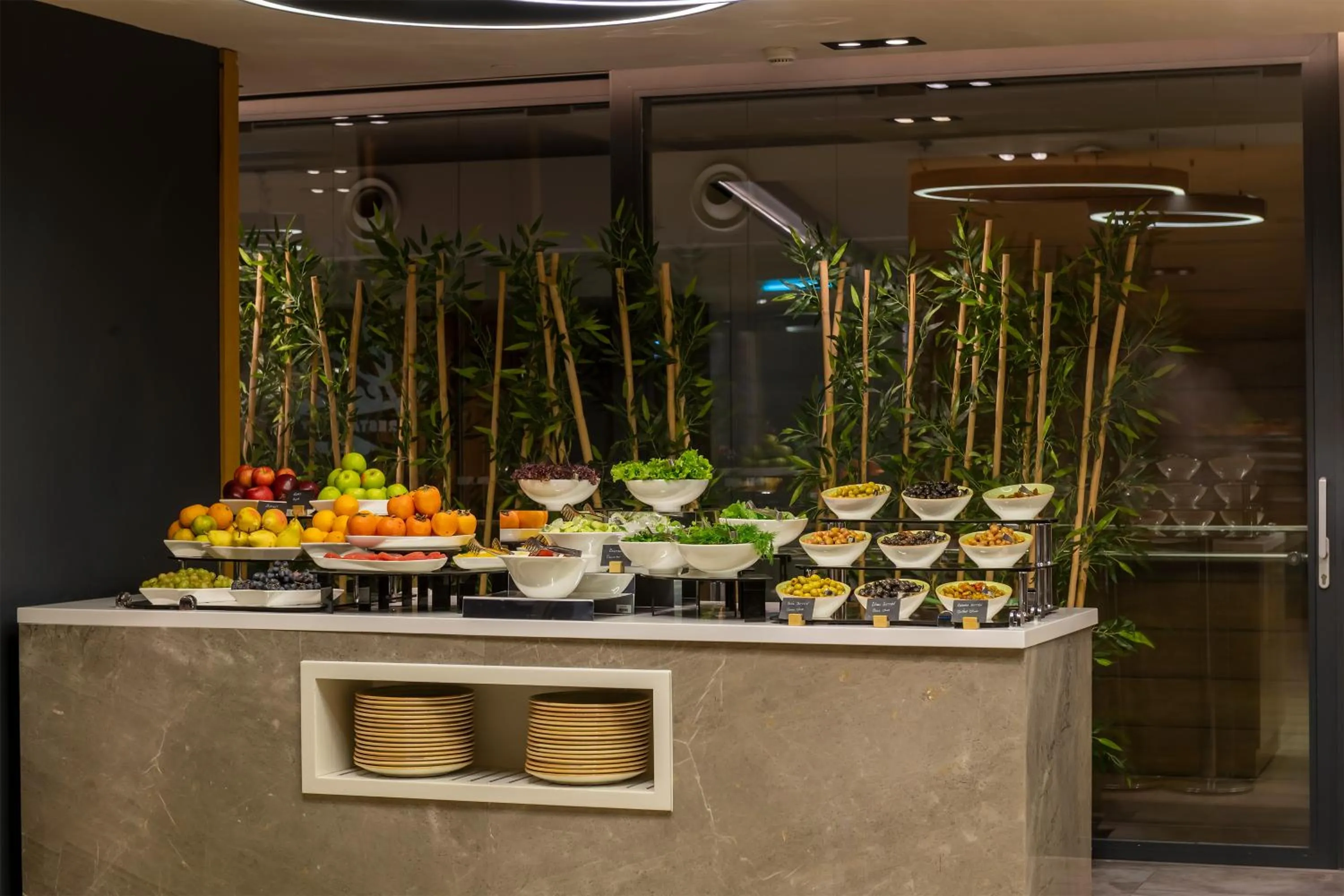 Restaurant/places to eat in Holiday Inn Kayseri - Duvenonu by IHG