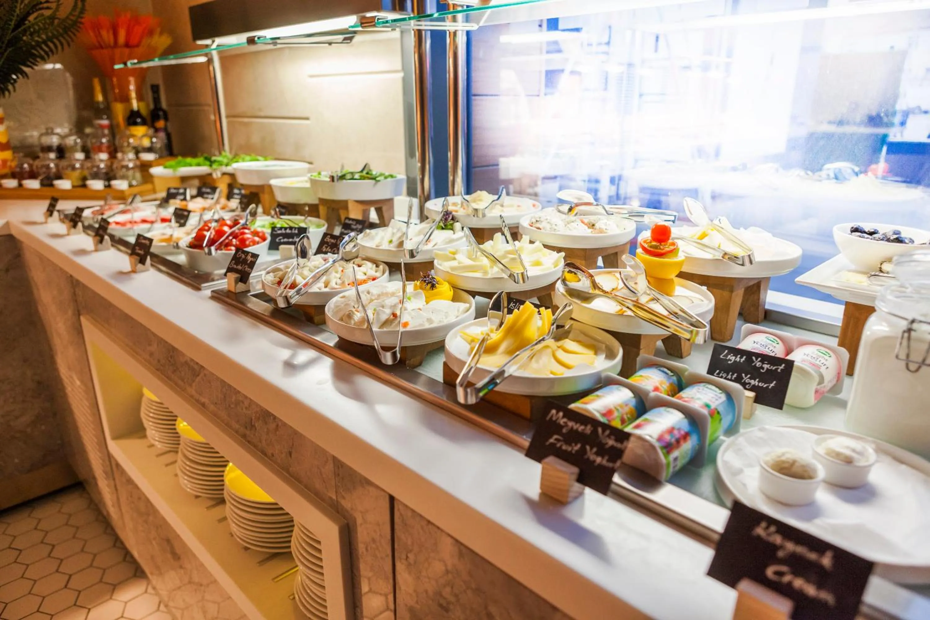 Restaurant/places to eat in Holiday Inn Kayseri - Duvenonu by IHG