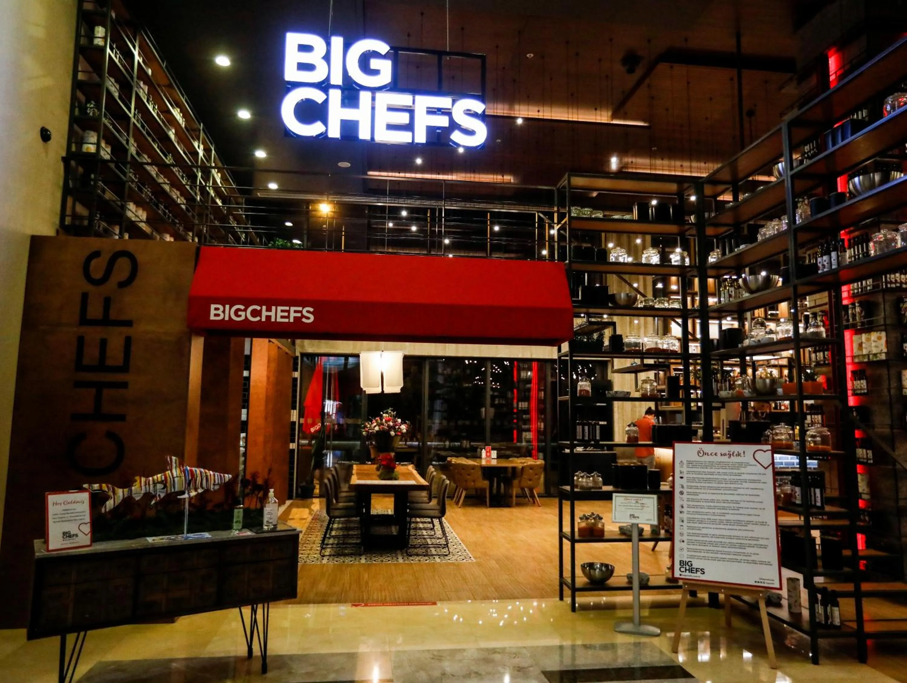 Restaurant/places to eat in Holiday Inn Kayseri - Duvenonu by IHG