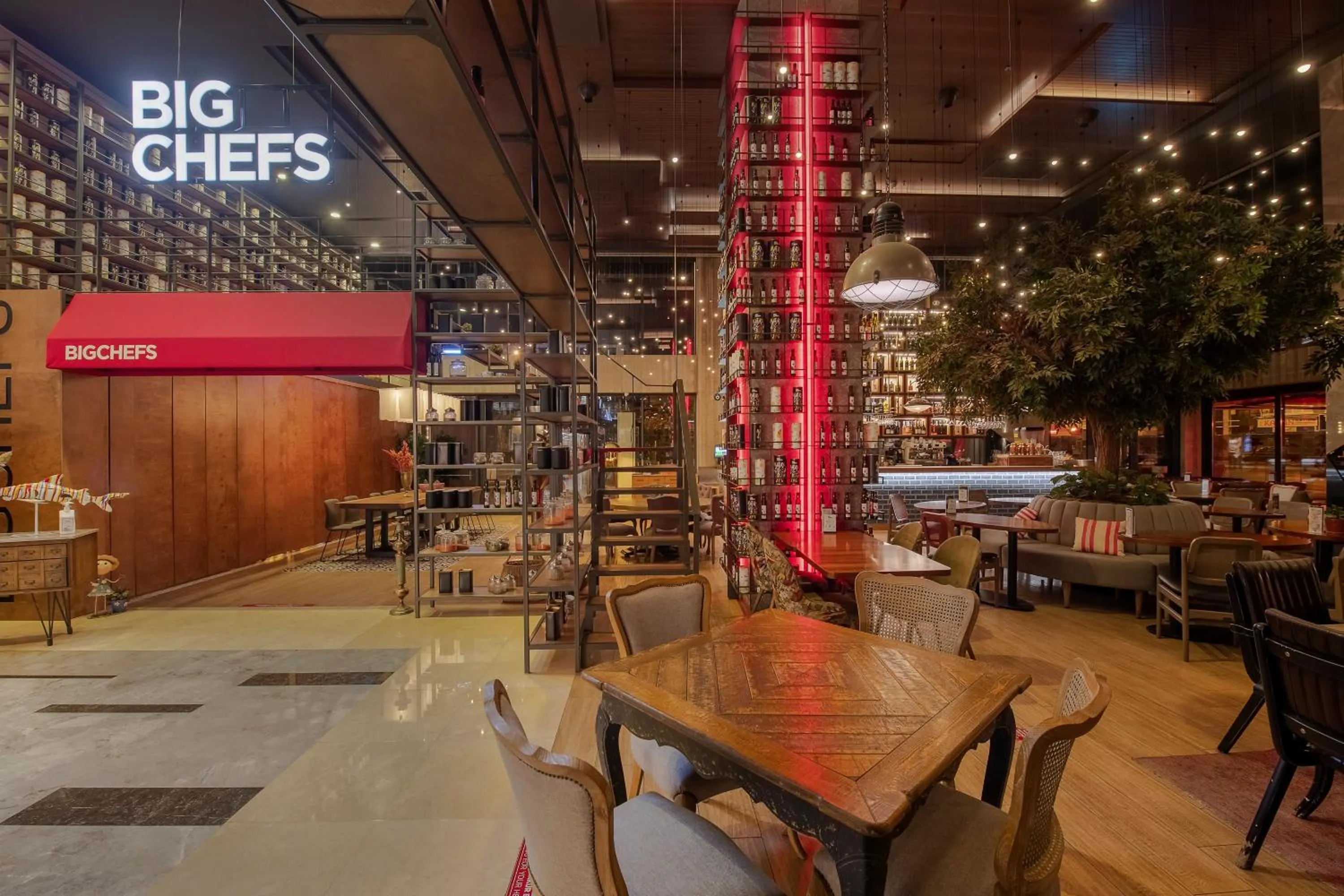 Lounge or bar in Holiday Inn Kayseri - Duvenonu by IHG