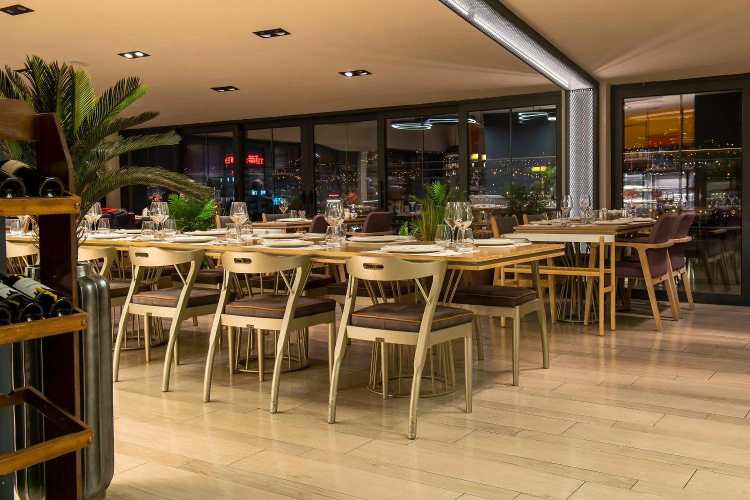 Restaurant/places to eat in Holiday Inn Kayseri - Duvenonu by IHG