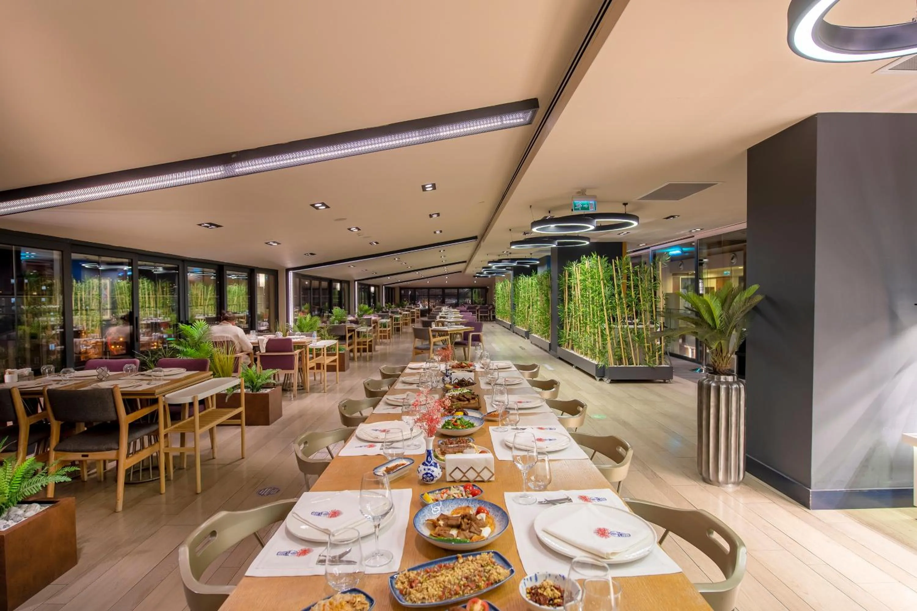 Restaurant/places to eat in Holiday Inn Kayseri - Duvenonu by IHG