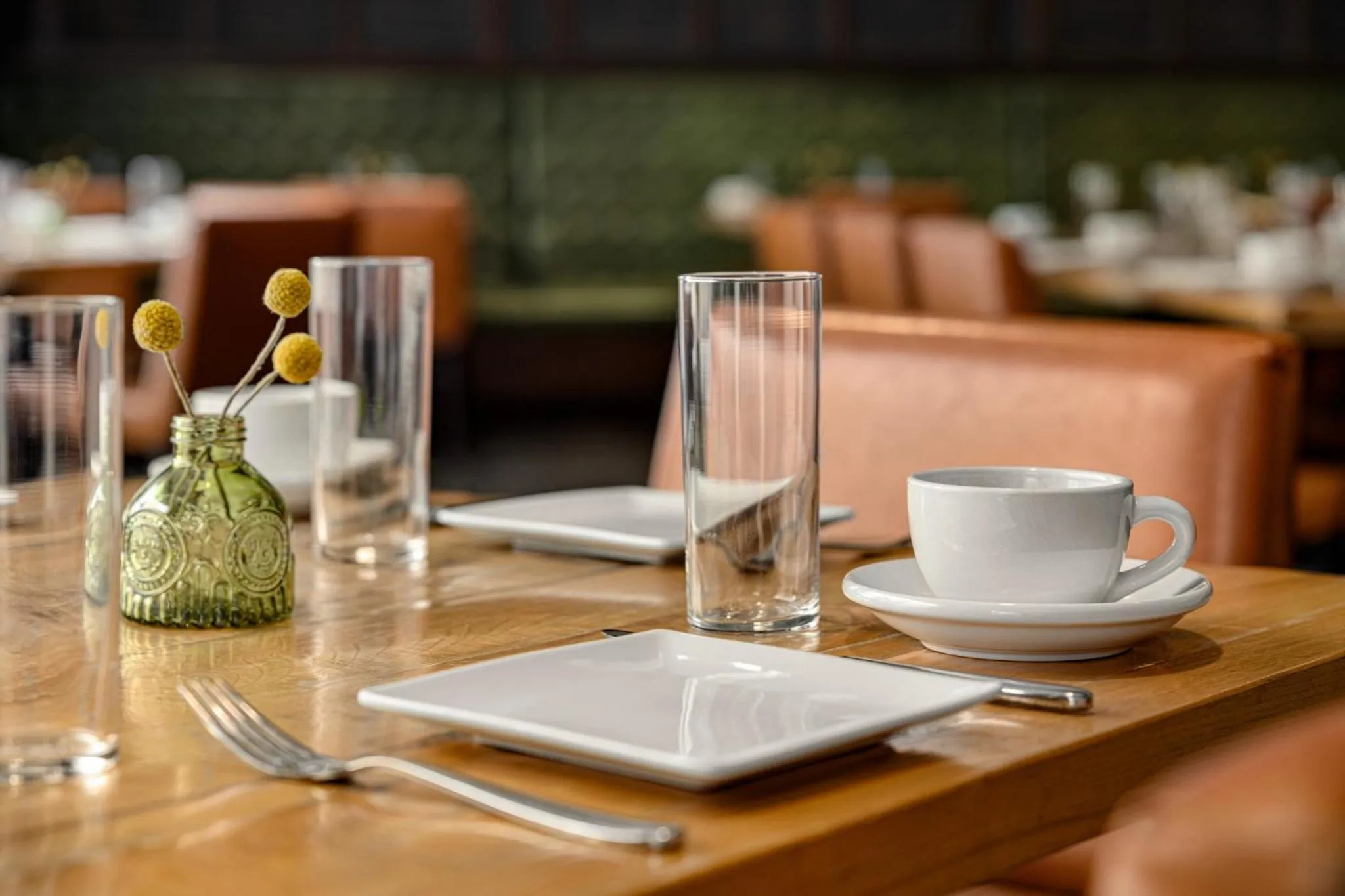 Restaurant/places to eat in Hotel Indigo Naperville Riverwalk by IHG