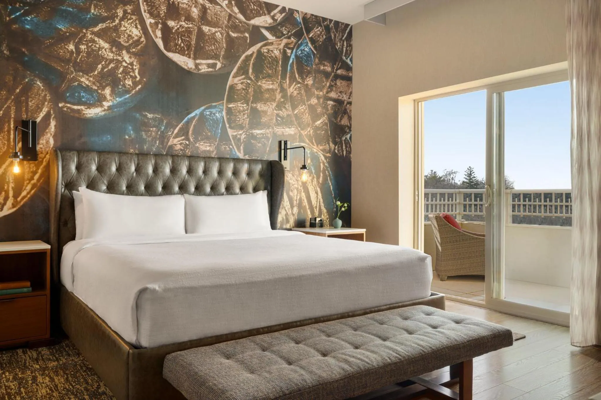 Photo of the whole room, Bed in Hotel Indigo Naperville Riverwalk by IHG