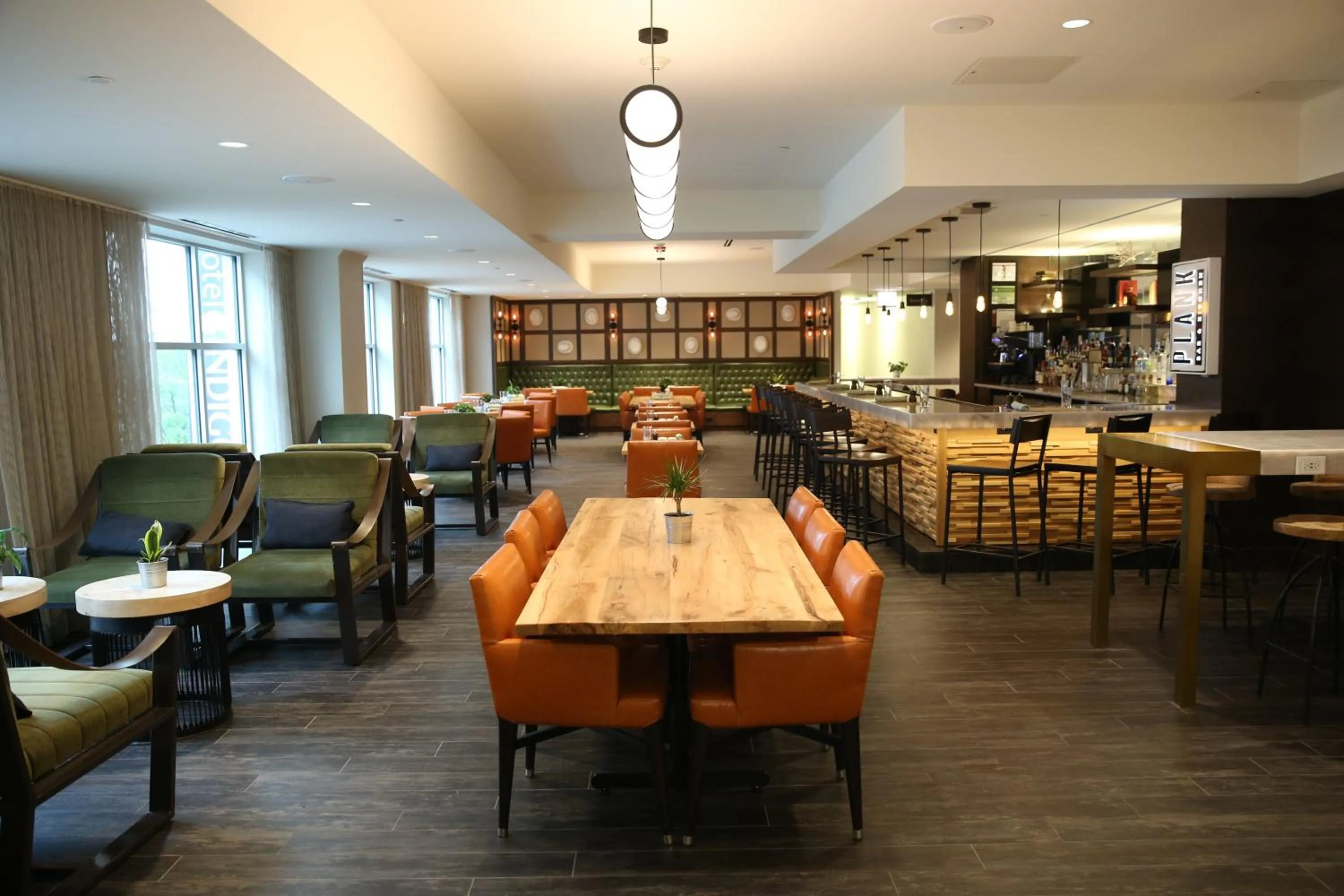 Restaurant/places to eat in Hotel Indigo Naperville Riverwalk by IHG