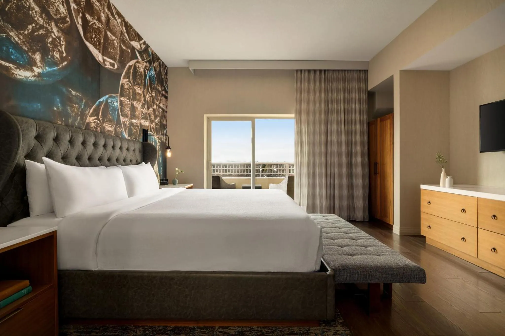 Bedroom, Bed in Hotel Indigo Naperville Riverwalk by IHG