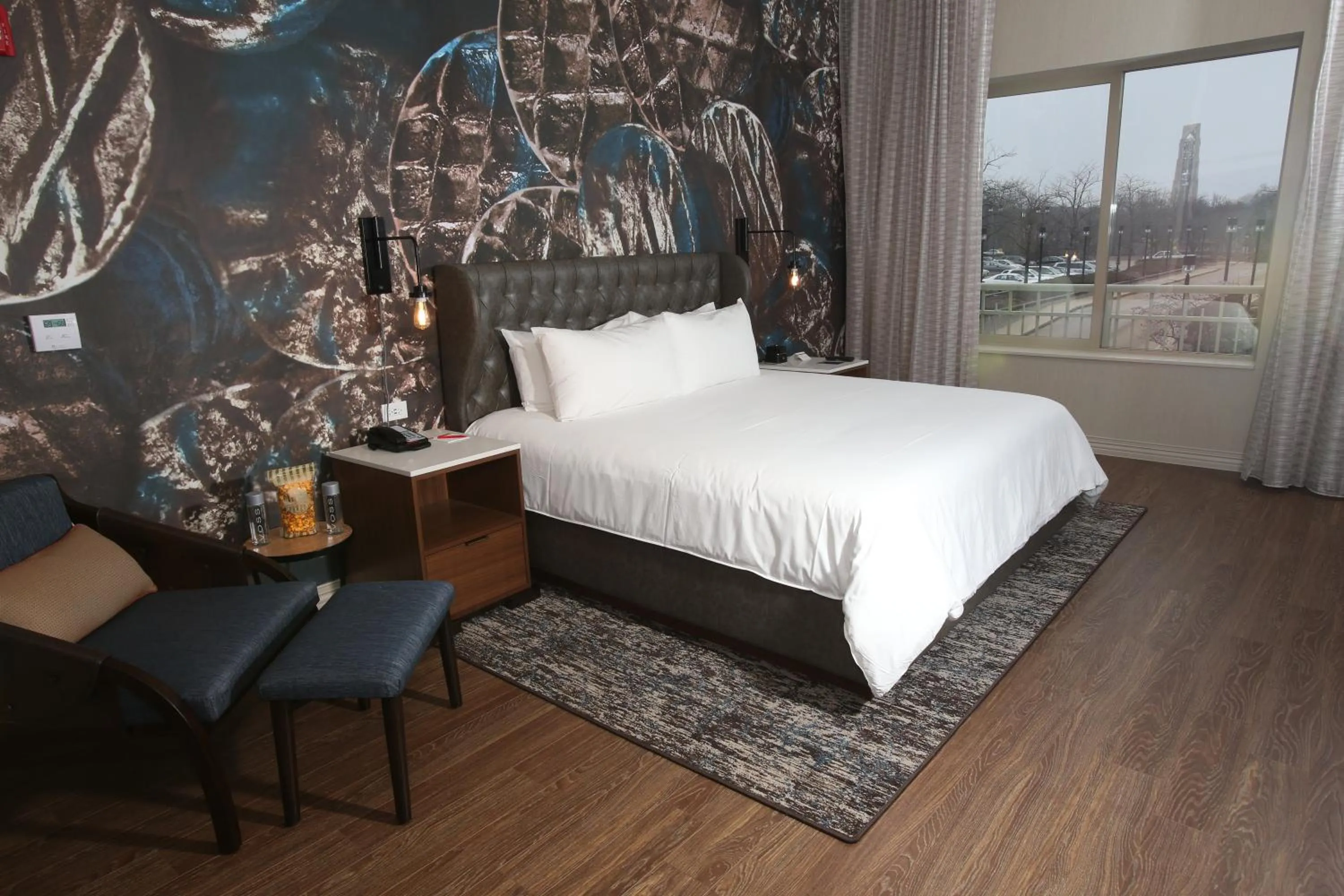 Bedroom, Bed in Hotel Indigo Naperville Riverwalk by IHG