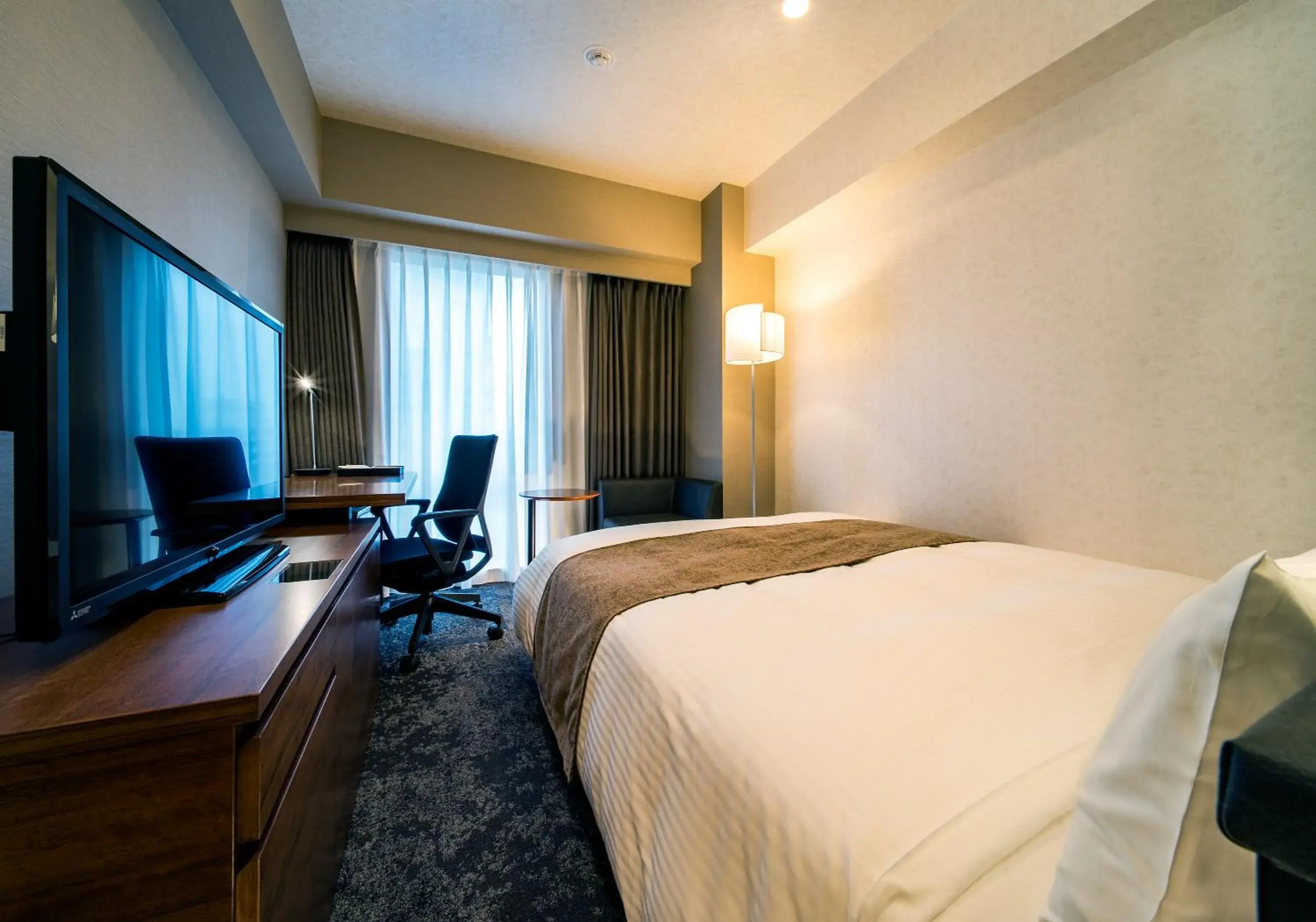Moderate Double Room - single occupancy - Smoking in Daiwa Roynet Hotel Nagoya Taiko dori Side Moderate Double Room - single occupancy - Smoking in Daiwa Roynet Hotel Nagoya Taiko dori Side