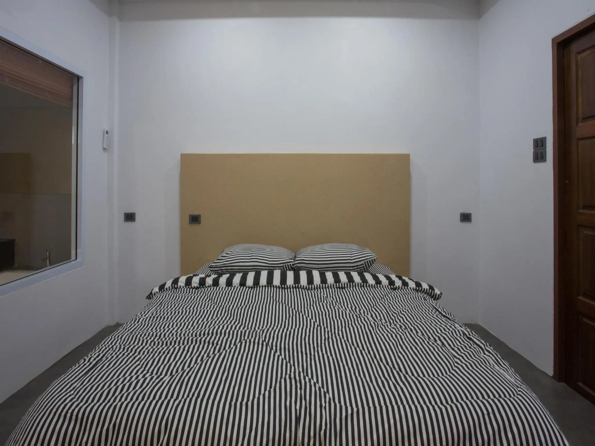 Bed in 88 Fine Hotel @ Suratthani Airport