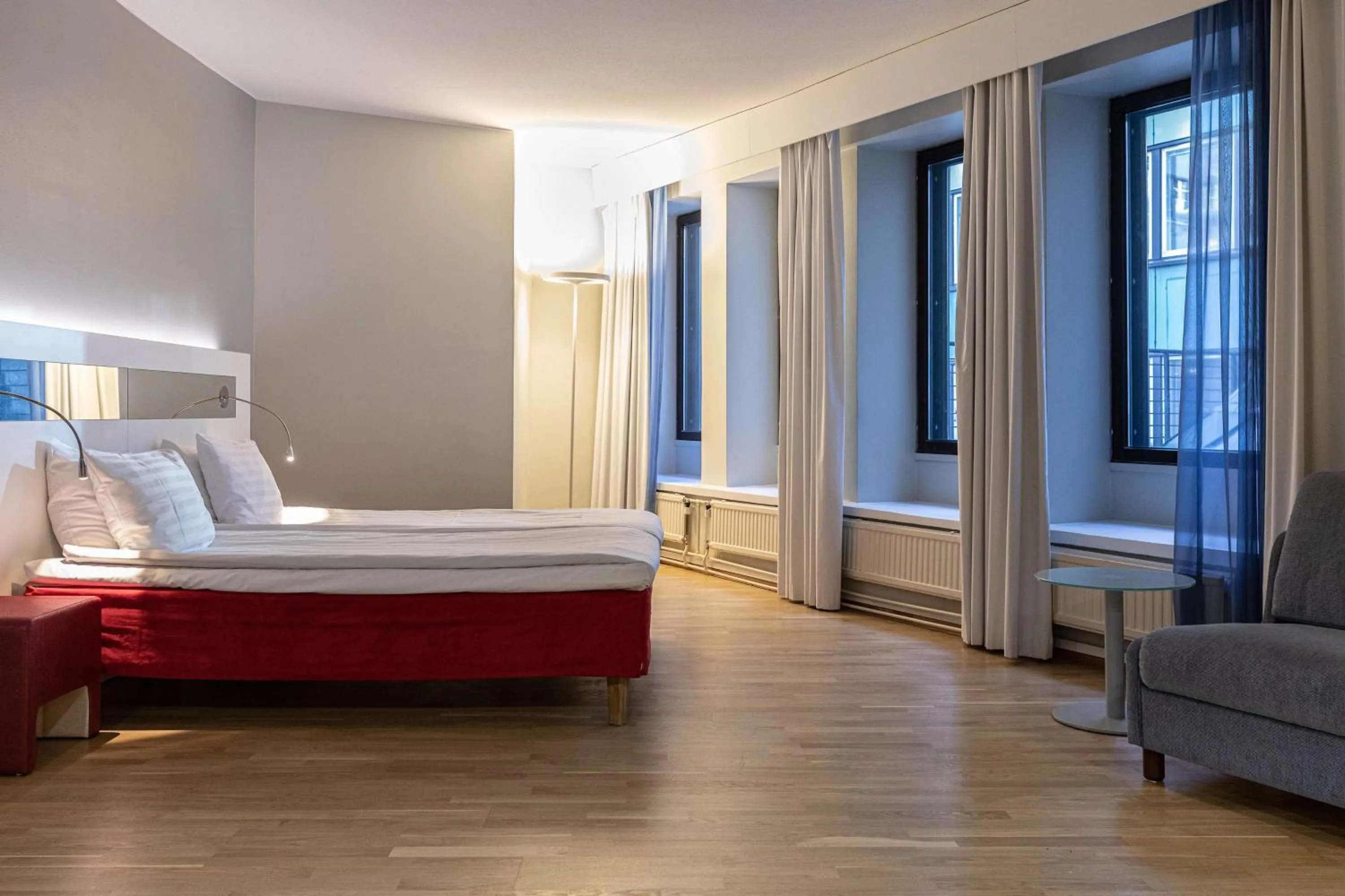 Bedroom, Bed in Scandic Kaisaniemi