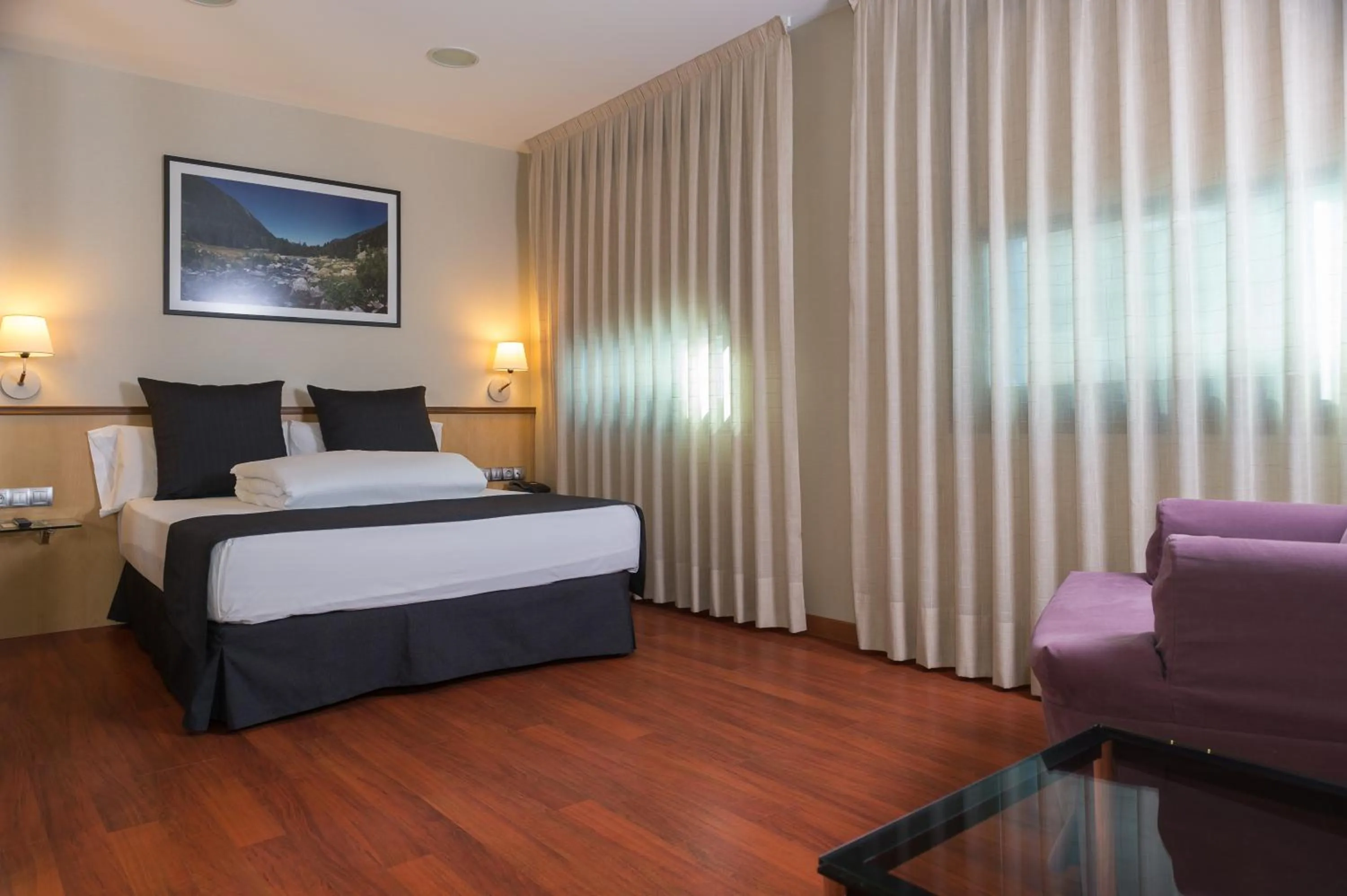 Photo of the whole room, Bed in Font D'Argent Pas de la Casa